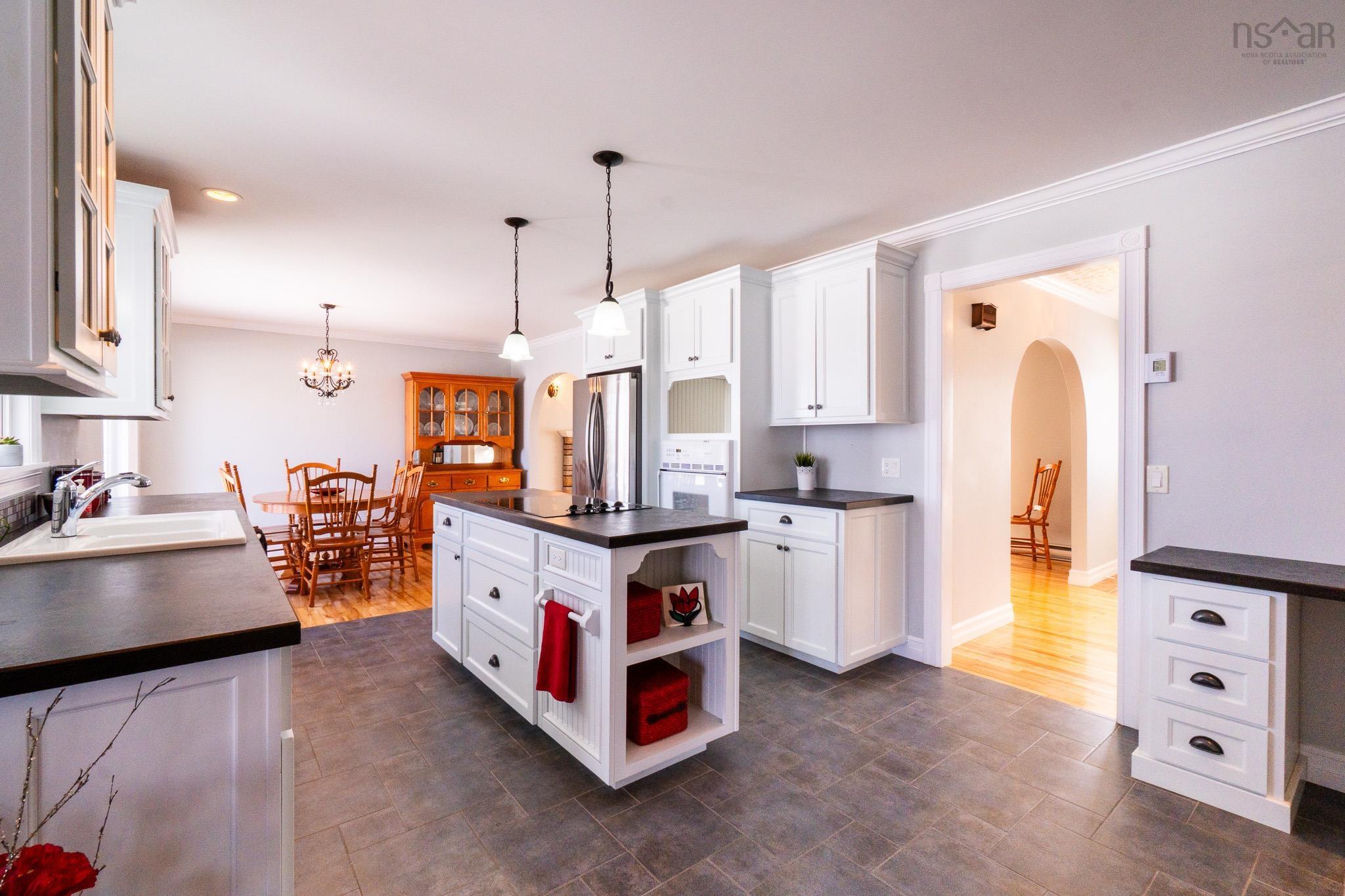 $495,000.00: 408 Belcher Street, Belcher Street