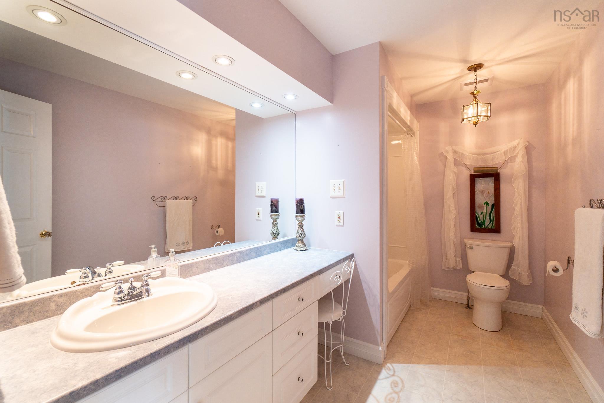 $495,000.00: 408 Belcher Street, Belcher Street