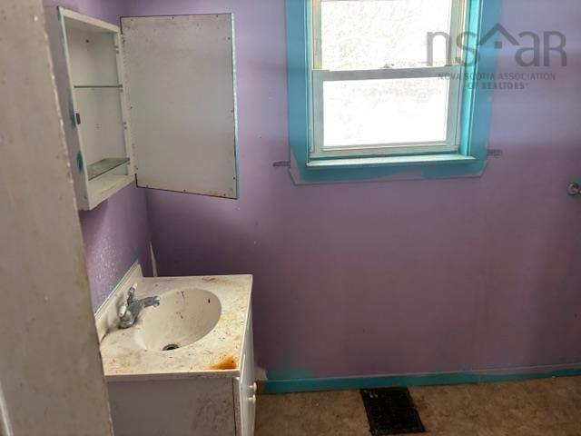 $59,900.00: 54 Church Street, Springhill