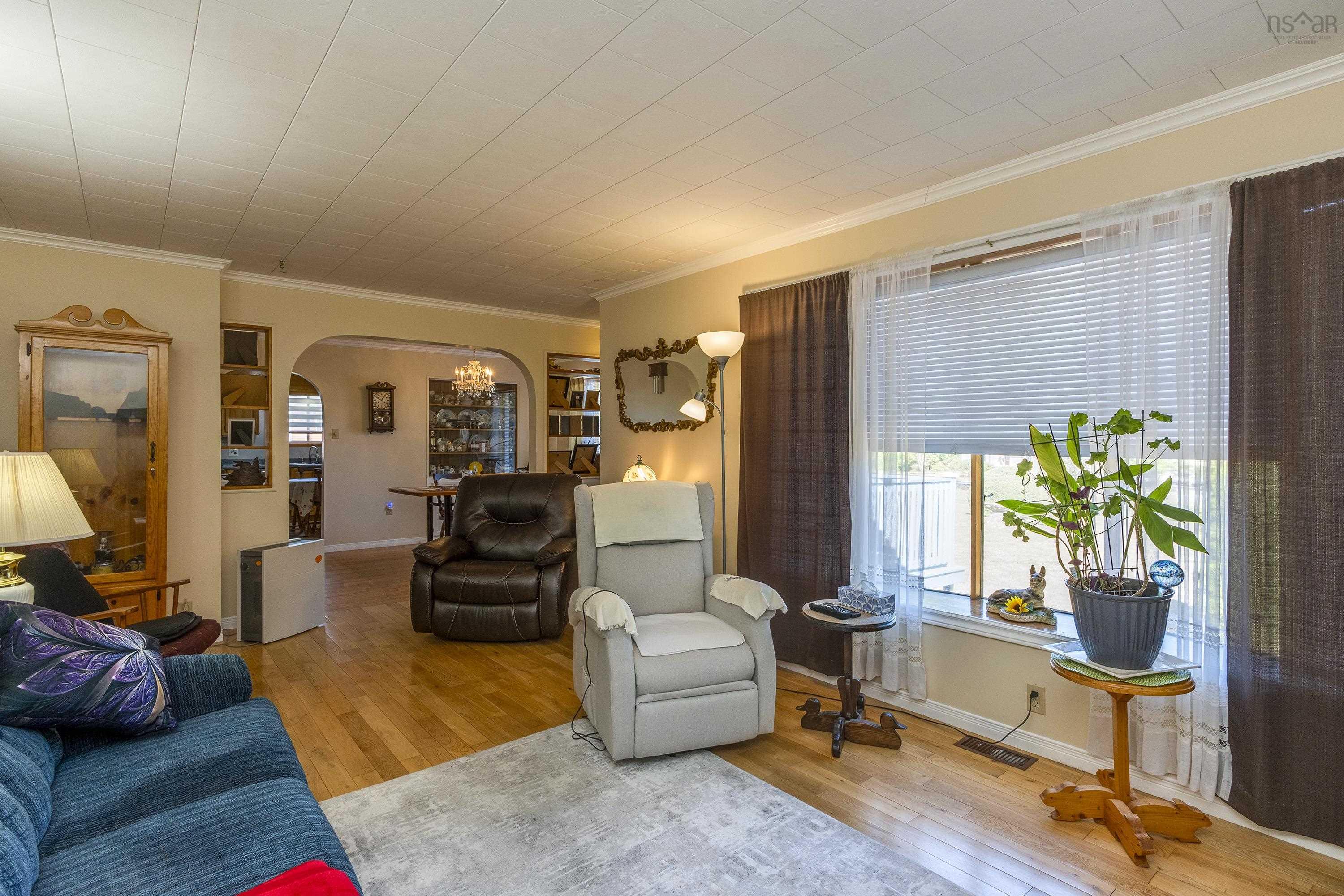 $399,000.00: 1084 Ridge Road, North Range