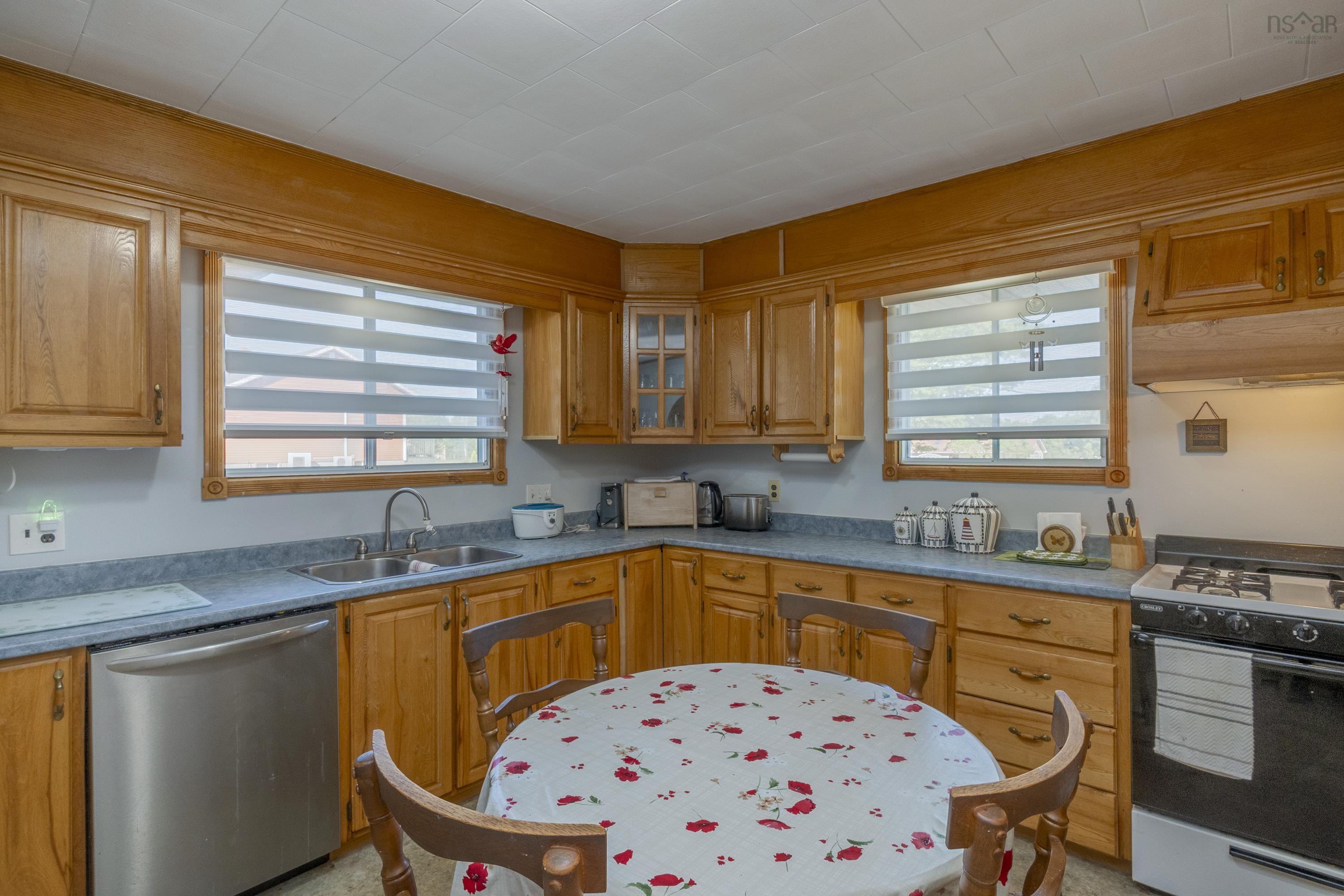 $399,000.00: 1084 Ridge Road, North Range