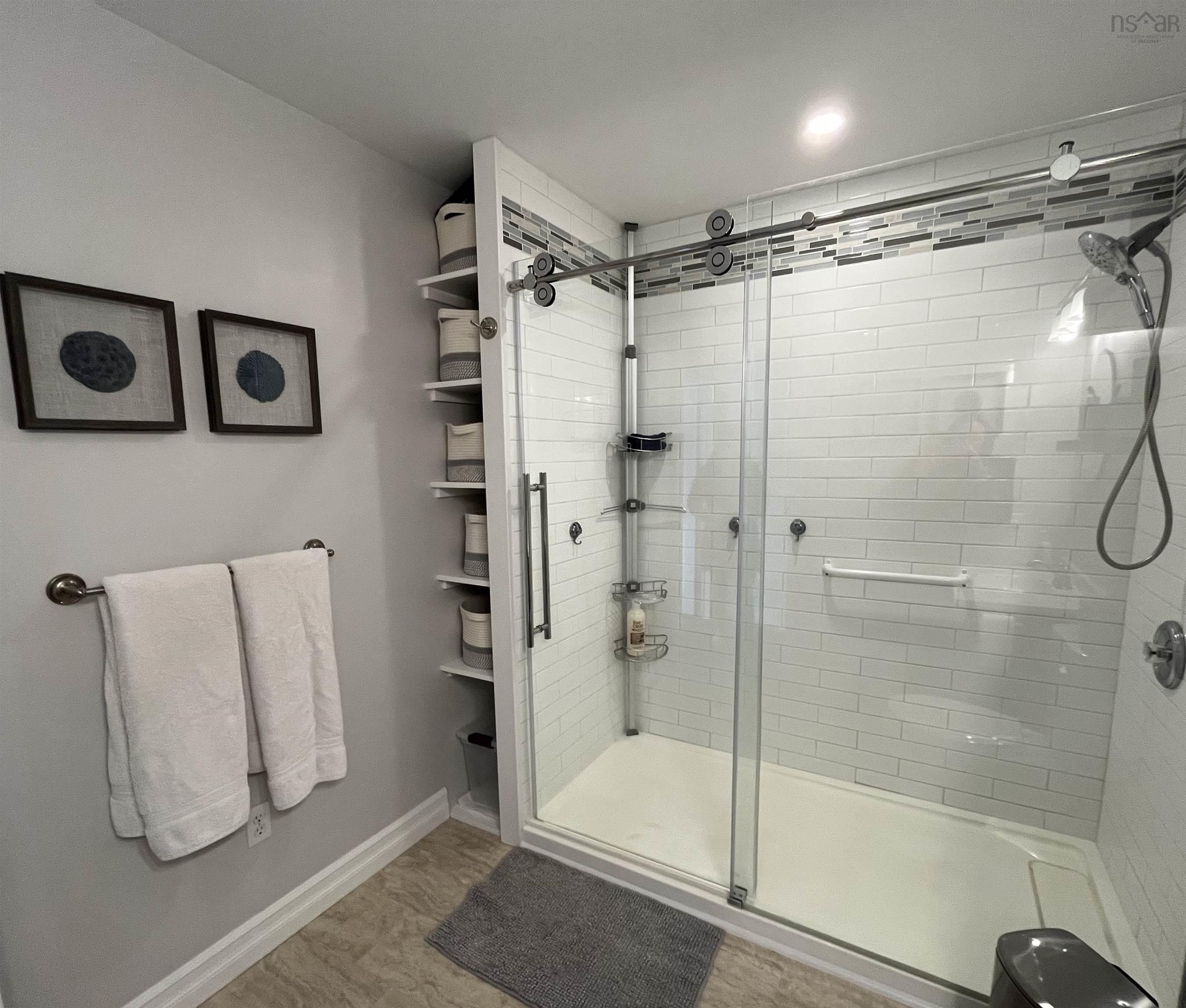 $400,000.00: 153 Island View Drive, Brass Hill