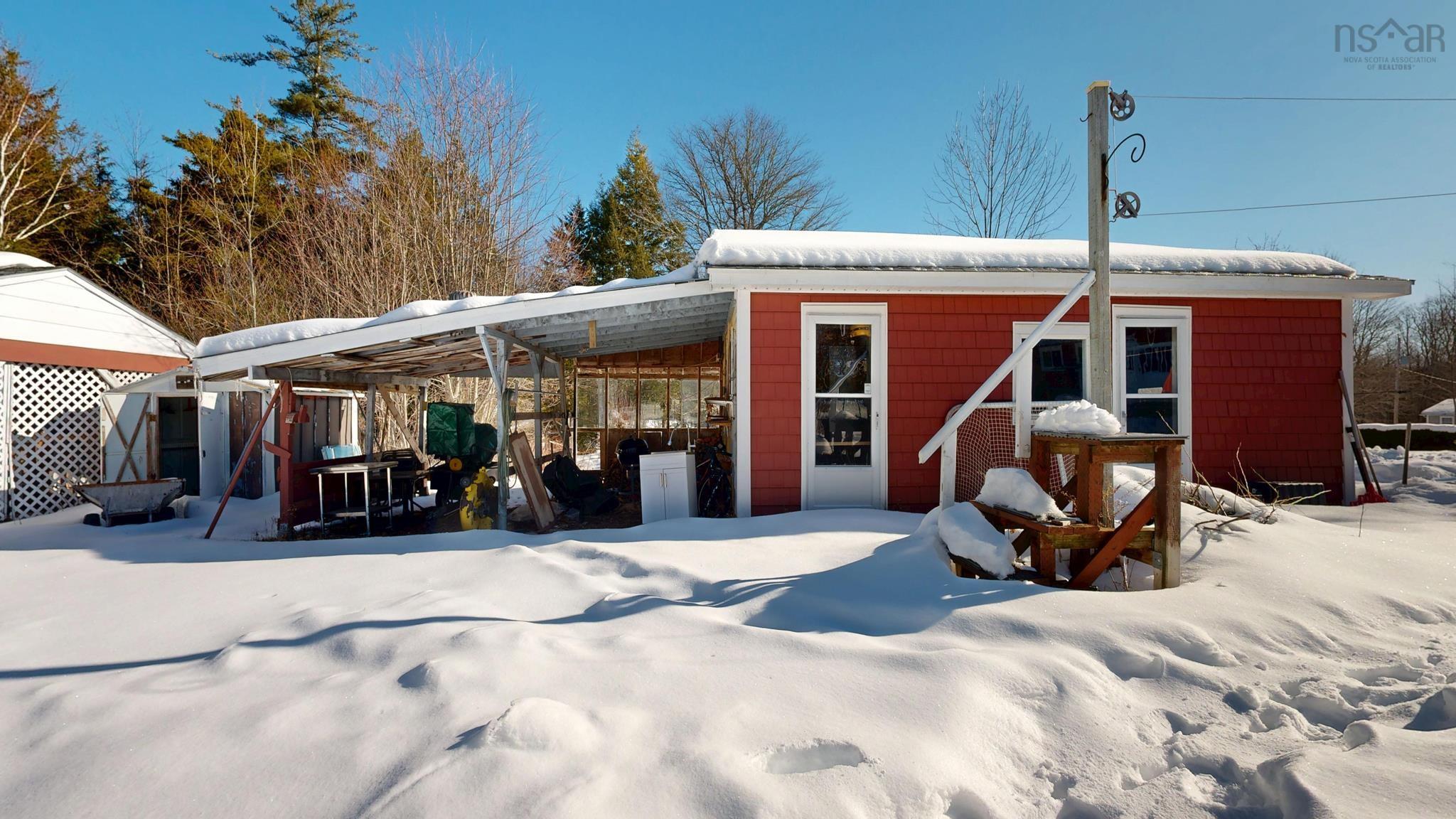 $520,000.00: 1793 Hwy 201 Highway, South Greenwood