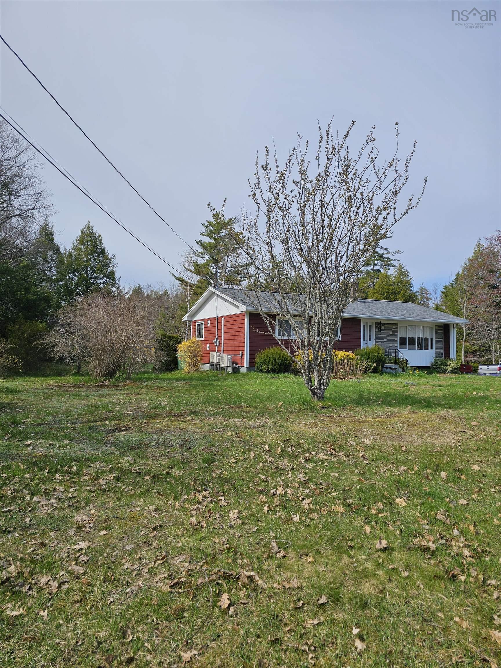 $458,000.00: 1793 Hwy 201 Highway, South Greenwood
