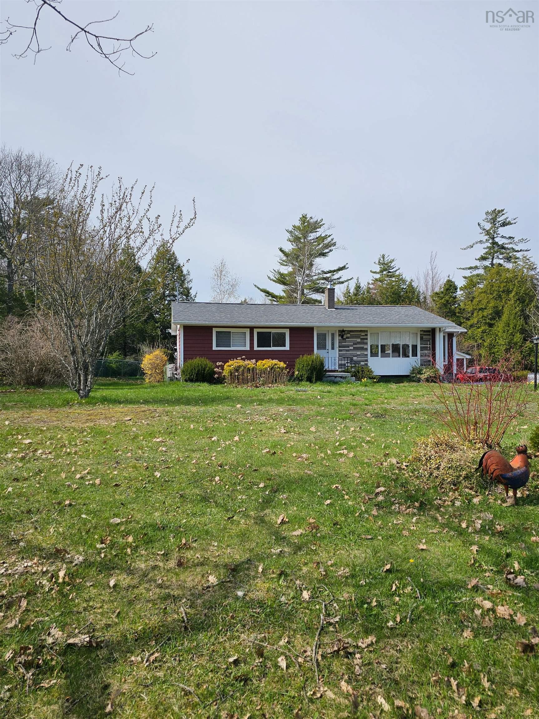 $458,000.00: 1793 Hwy 201 Highway, South Greenwood