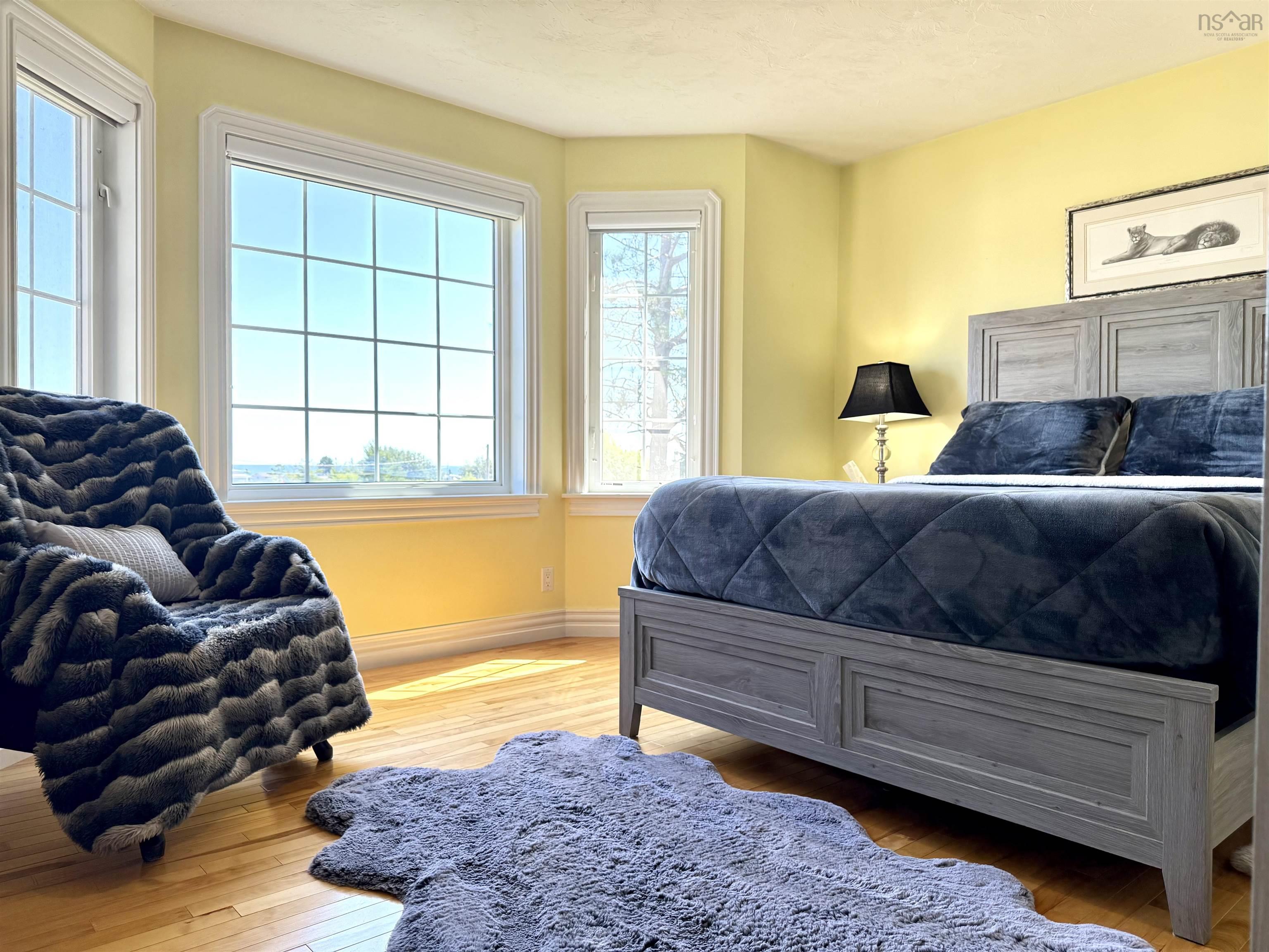 $799,900.00: 9345 366 Highway, Port Howe