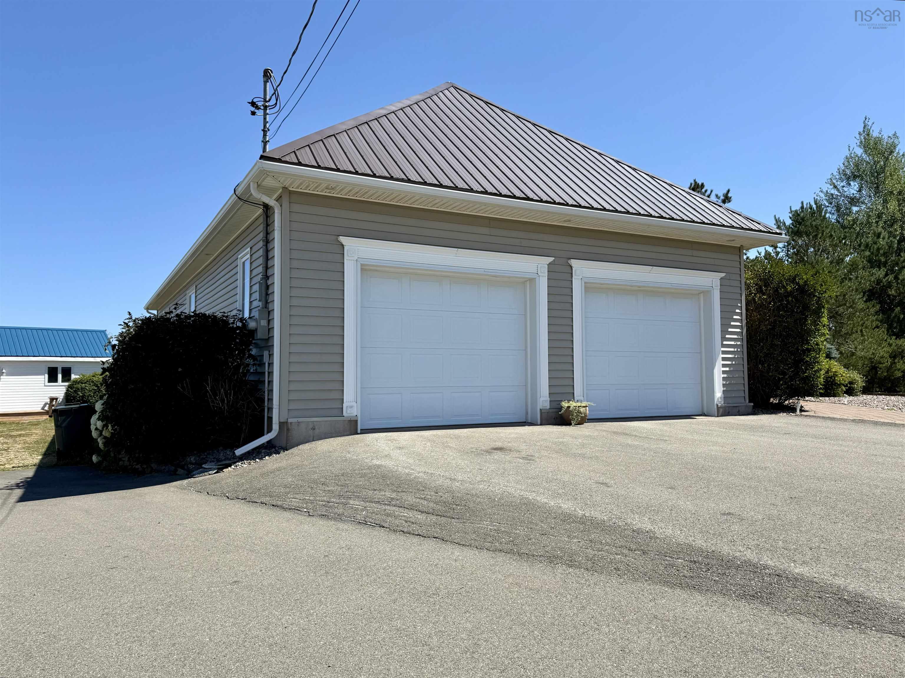 $749,900.00: 9345 366 Highway, Port Howe