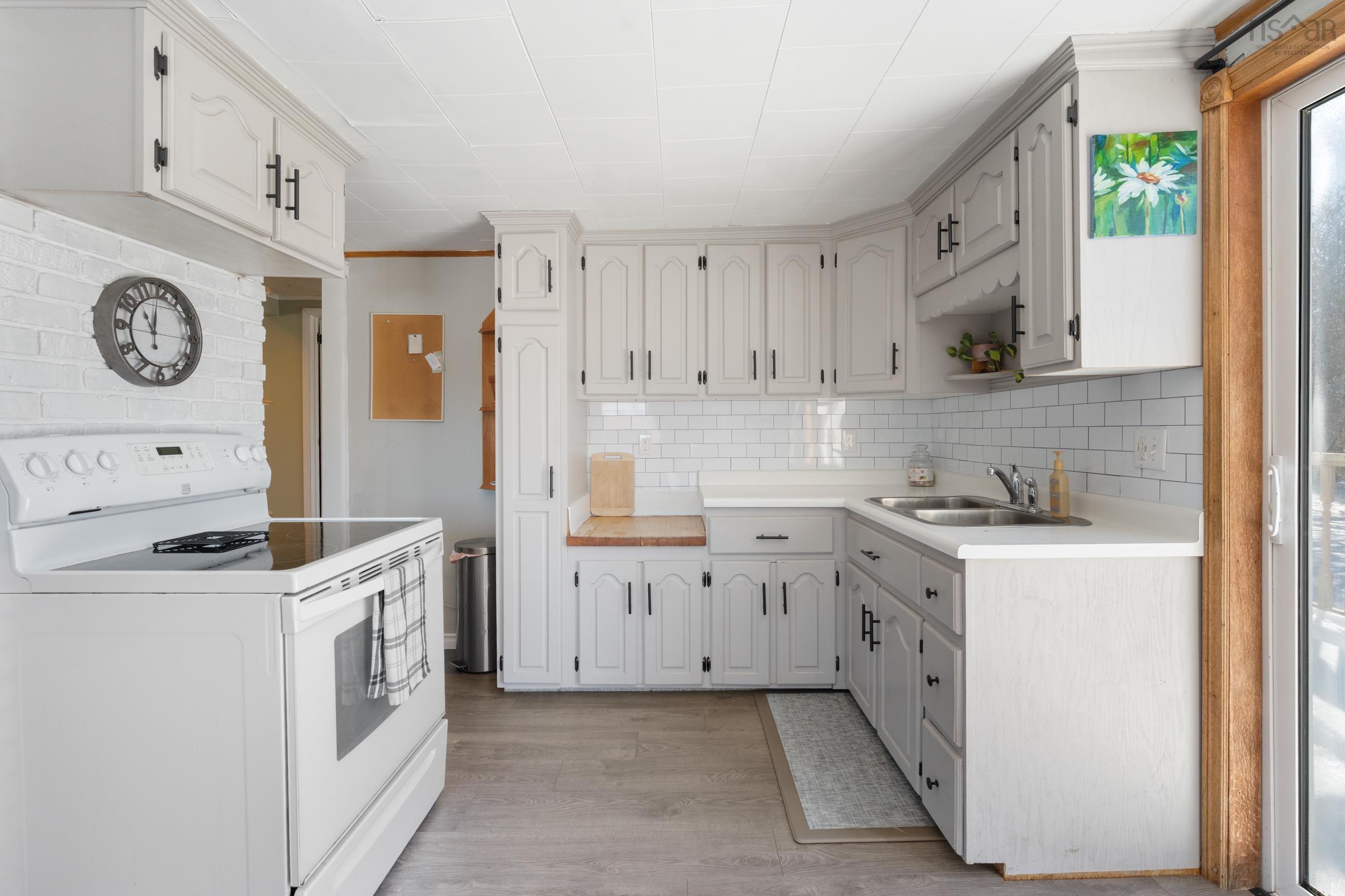 $218,000.00: 90 Oak Park Road, East Pubnico