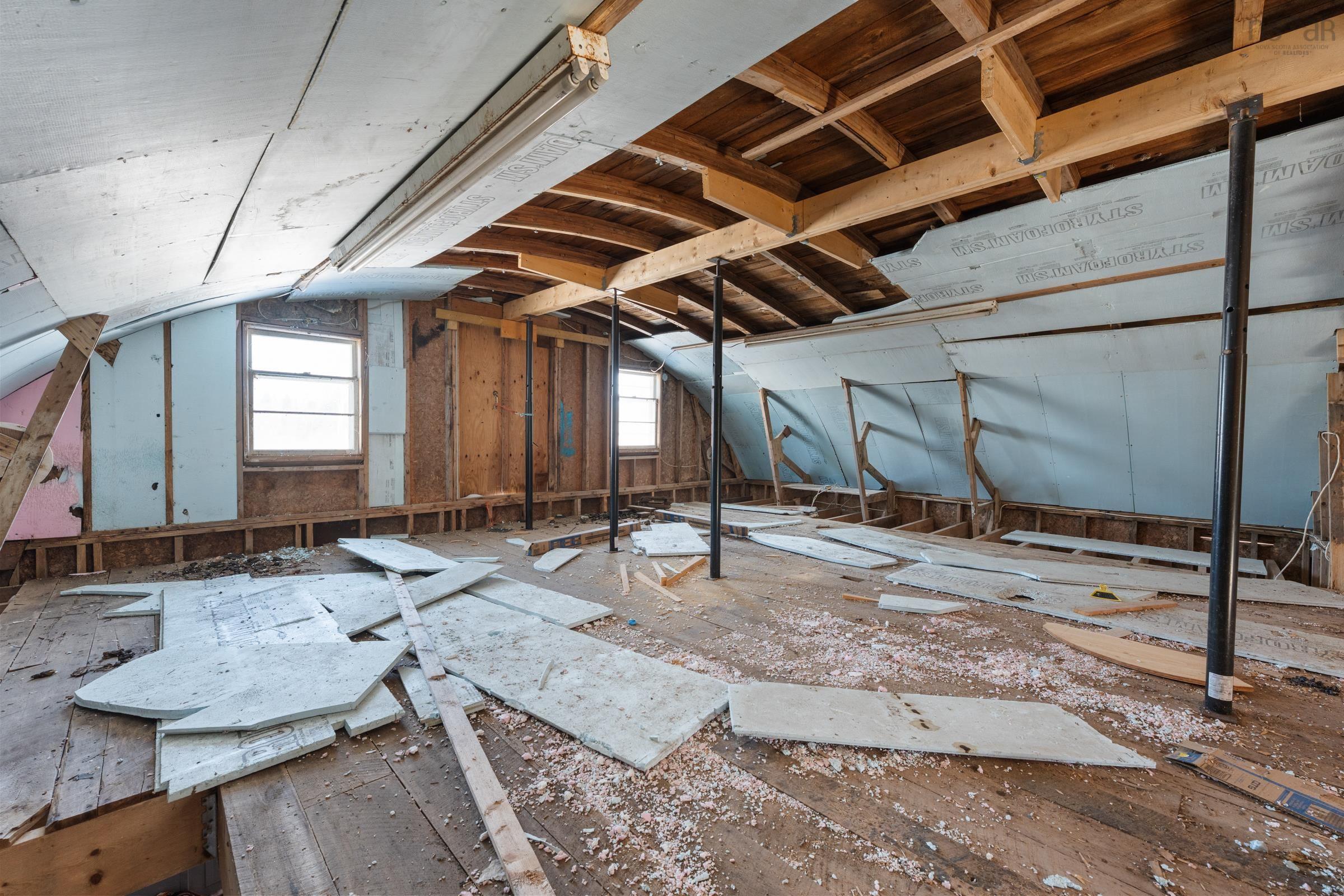 $218,000.00: 90 Oak Park Road, East Pubnico