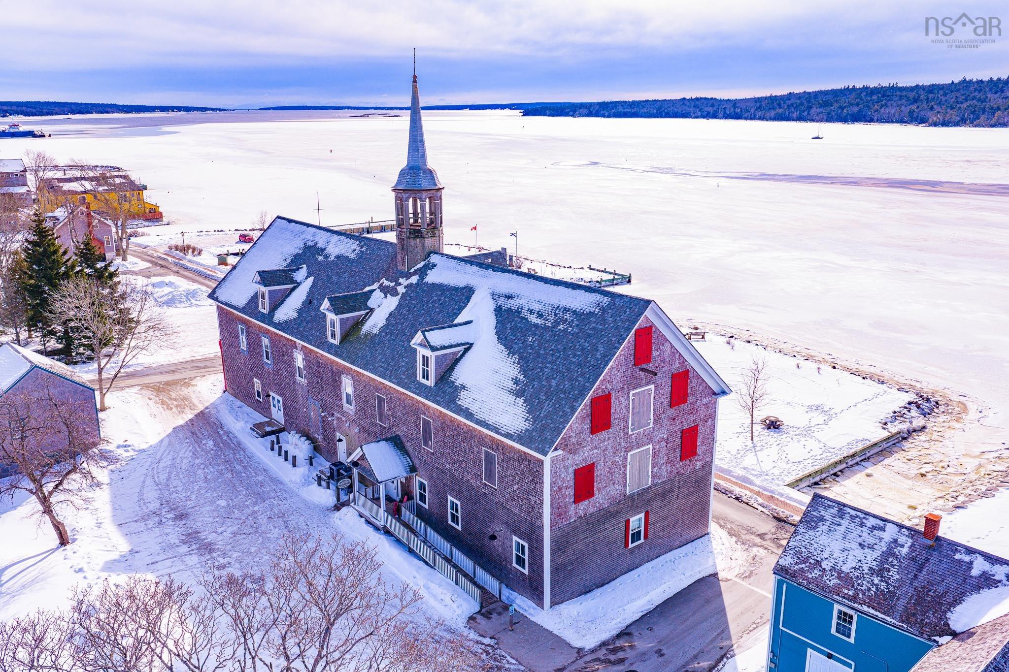 $349,000.00: 10 Ann Street, Shelburne