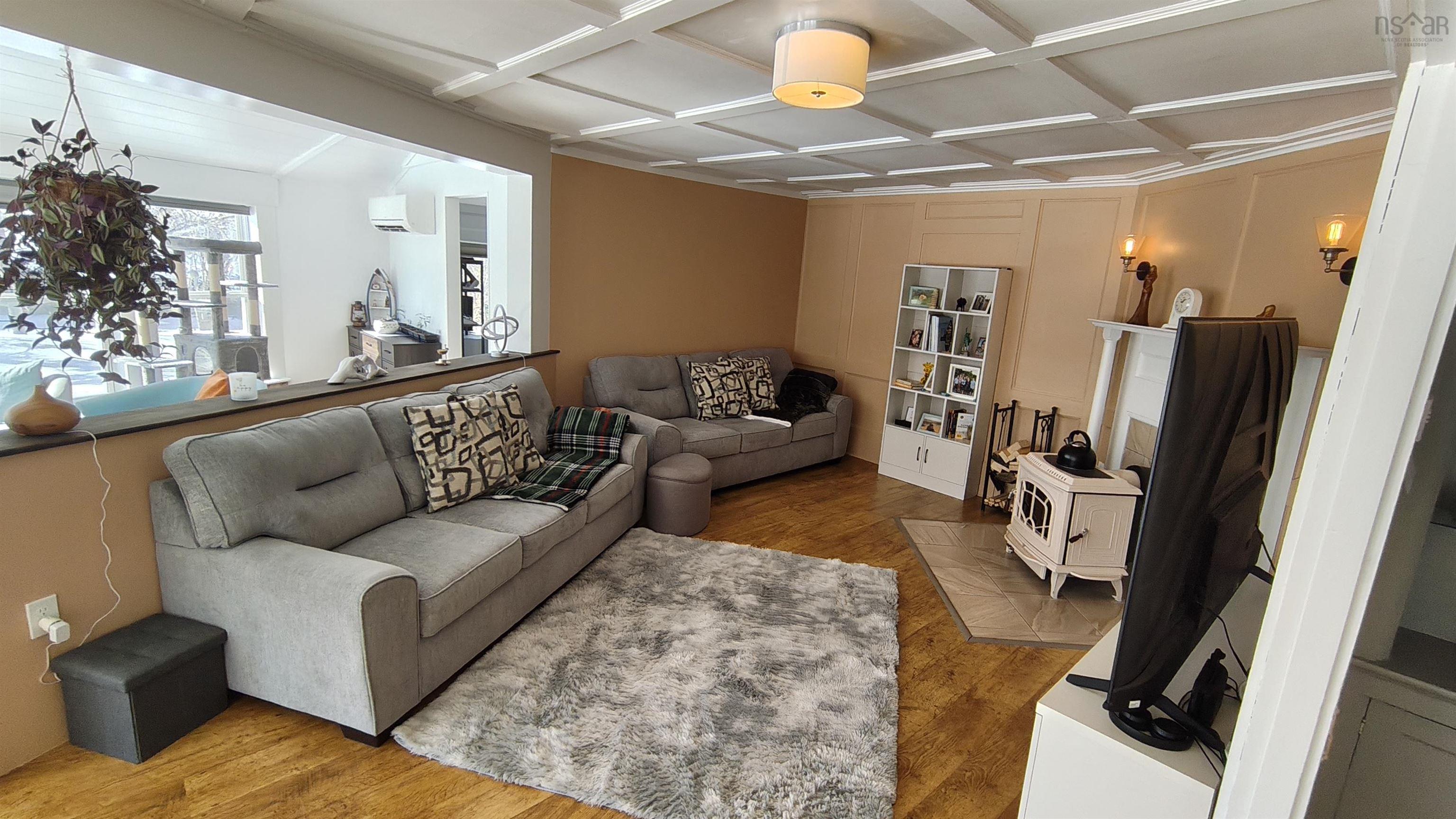 $525,000.00: 7 Candy Lane, Hebron