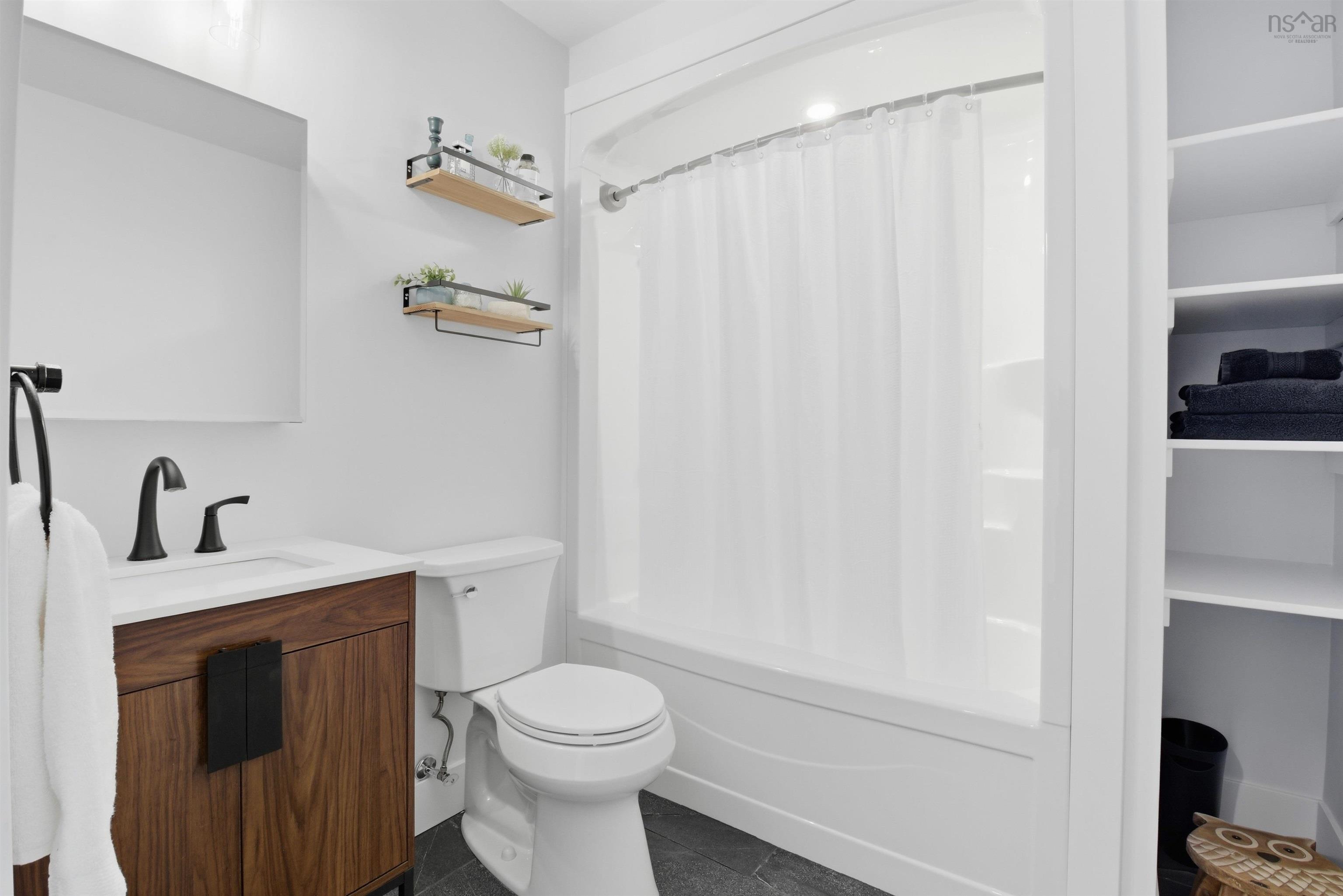 $799,900.00: 109 Ardoise Lane, Ardoise