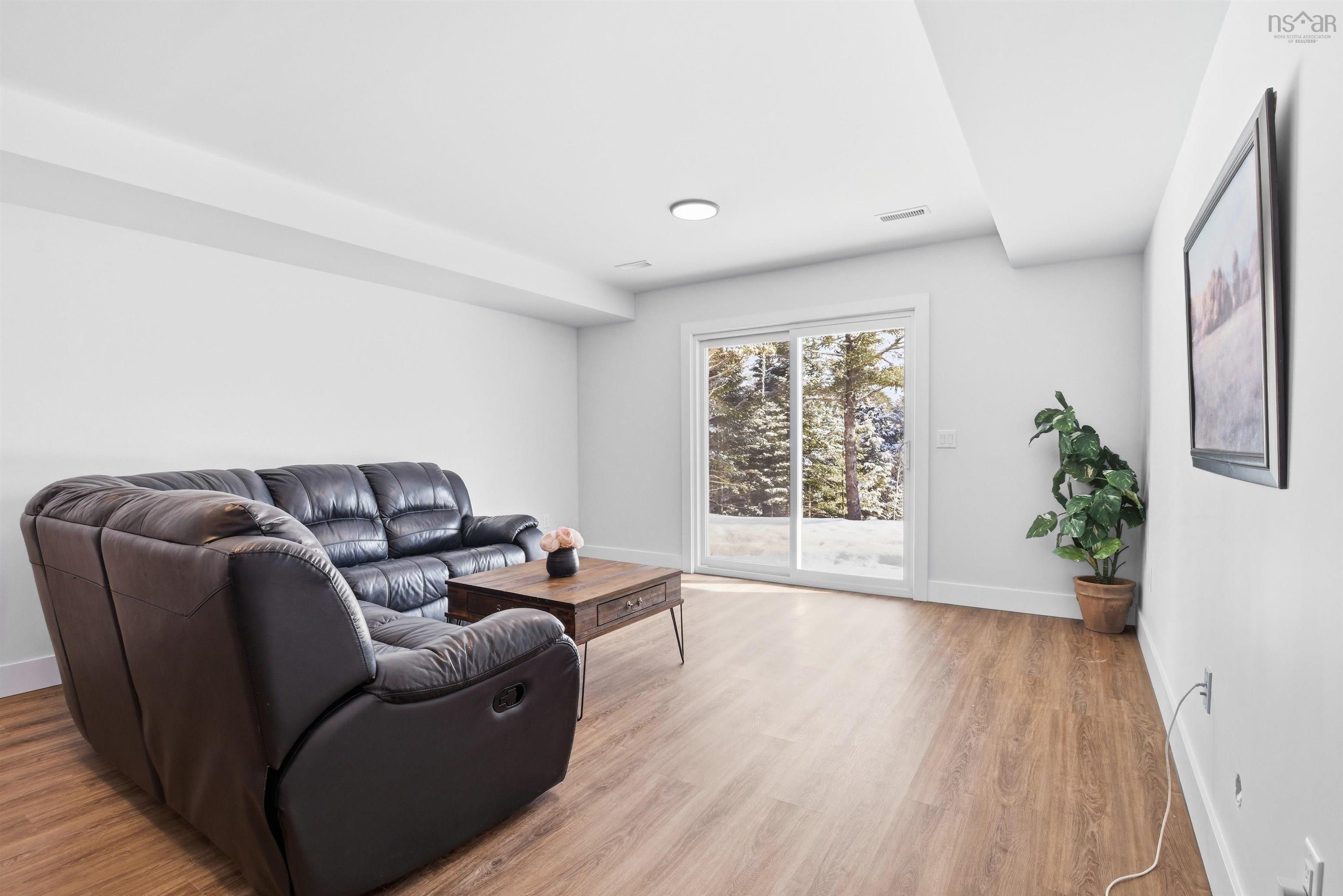 $799,900.00: 109 Ardoise Lane, Ardoise