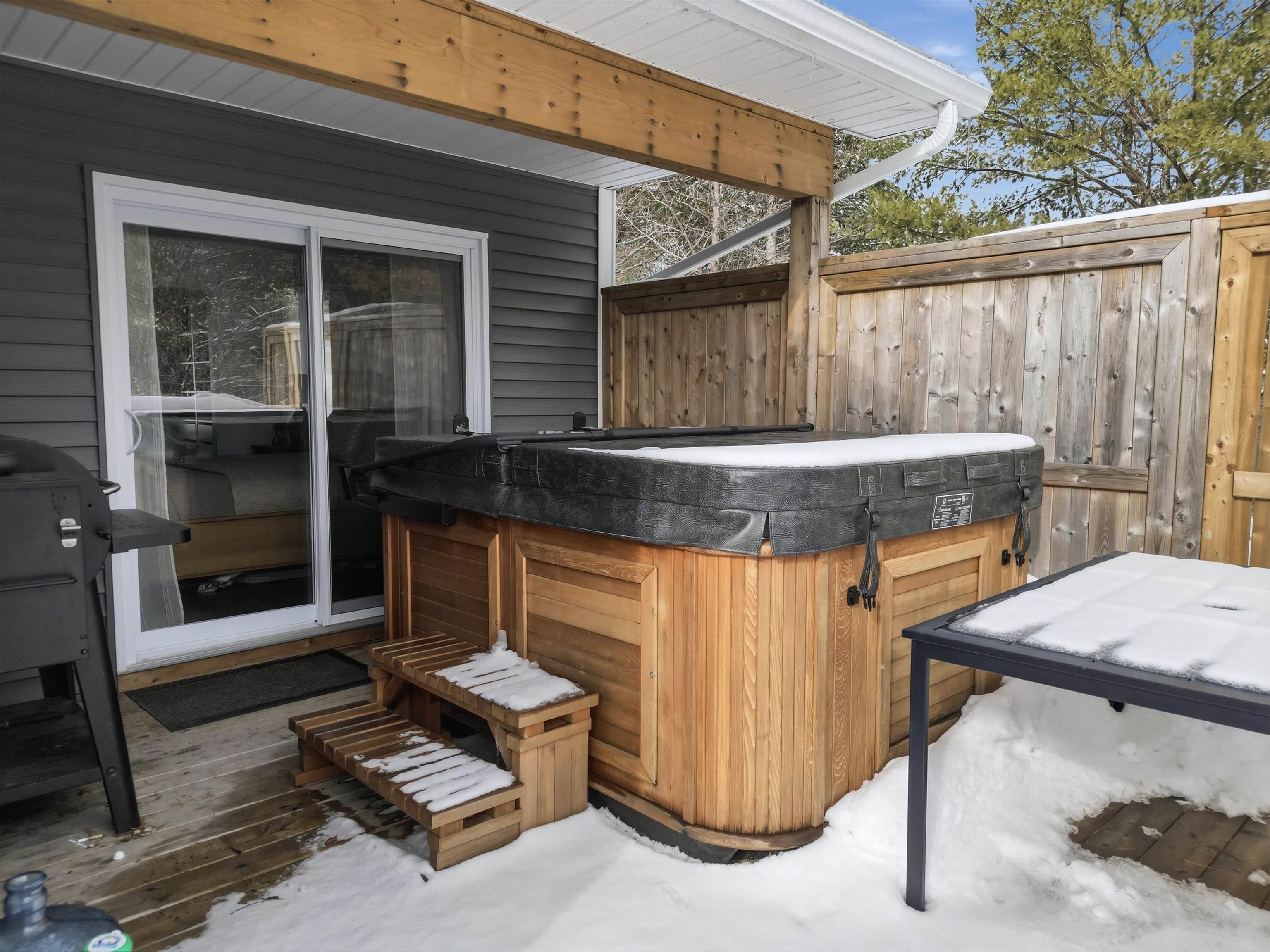 $799,900.00: 109 Ardoise Lane, Ardoise