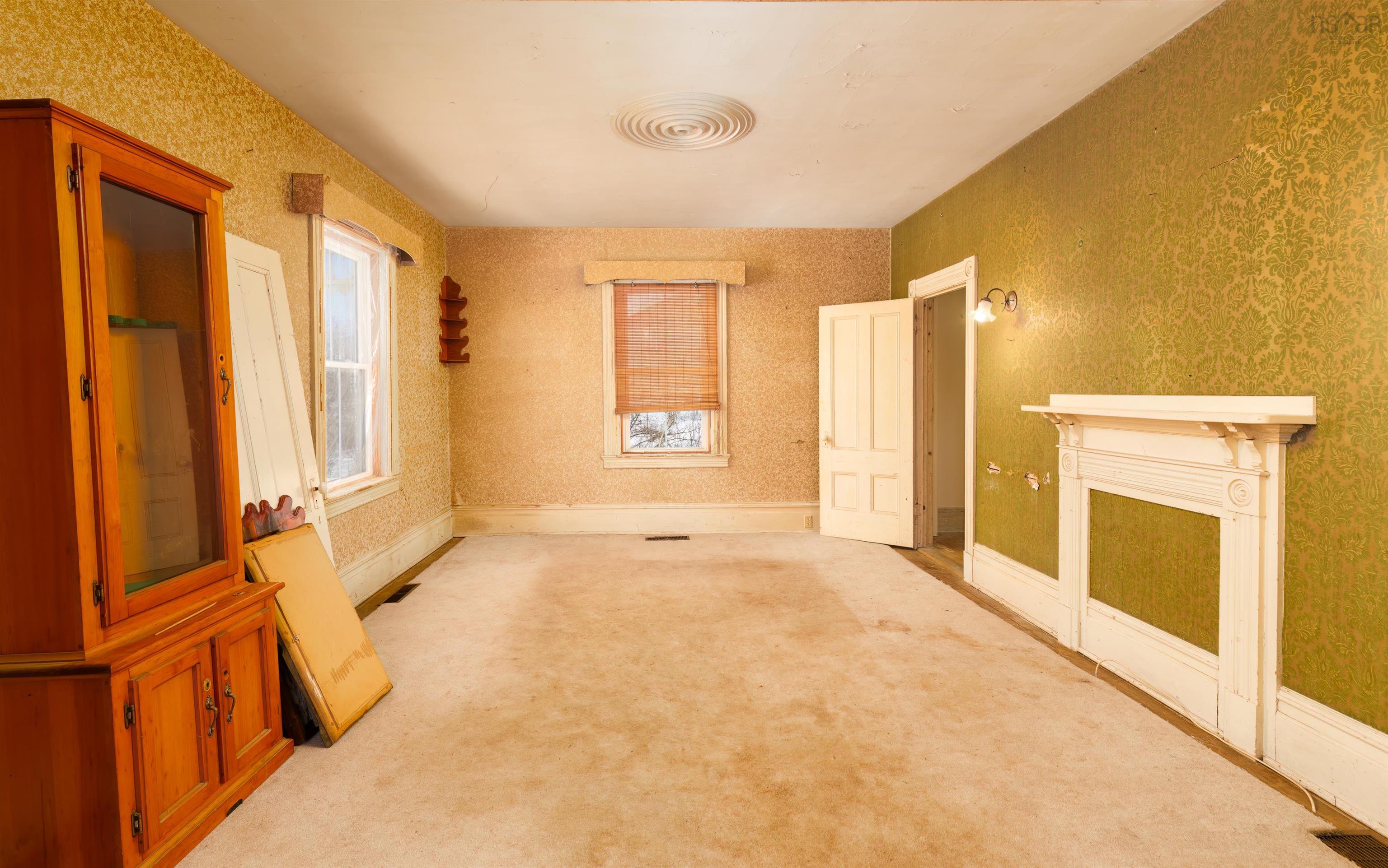 $425,000.00: 5 Feltzen South Road, Bayport