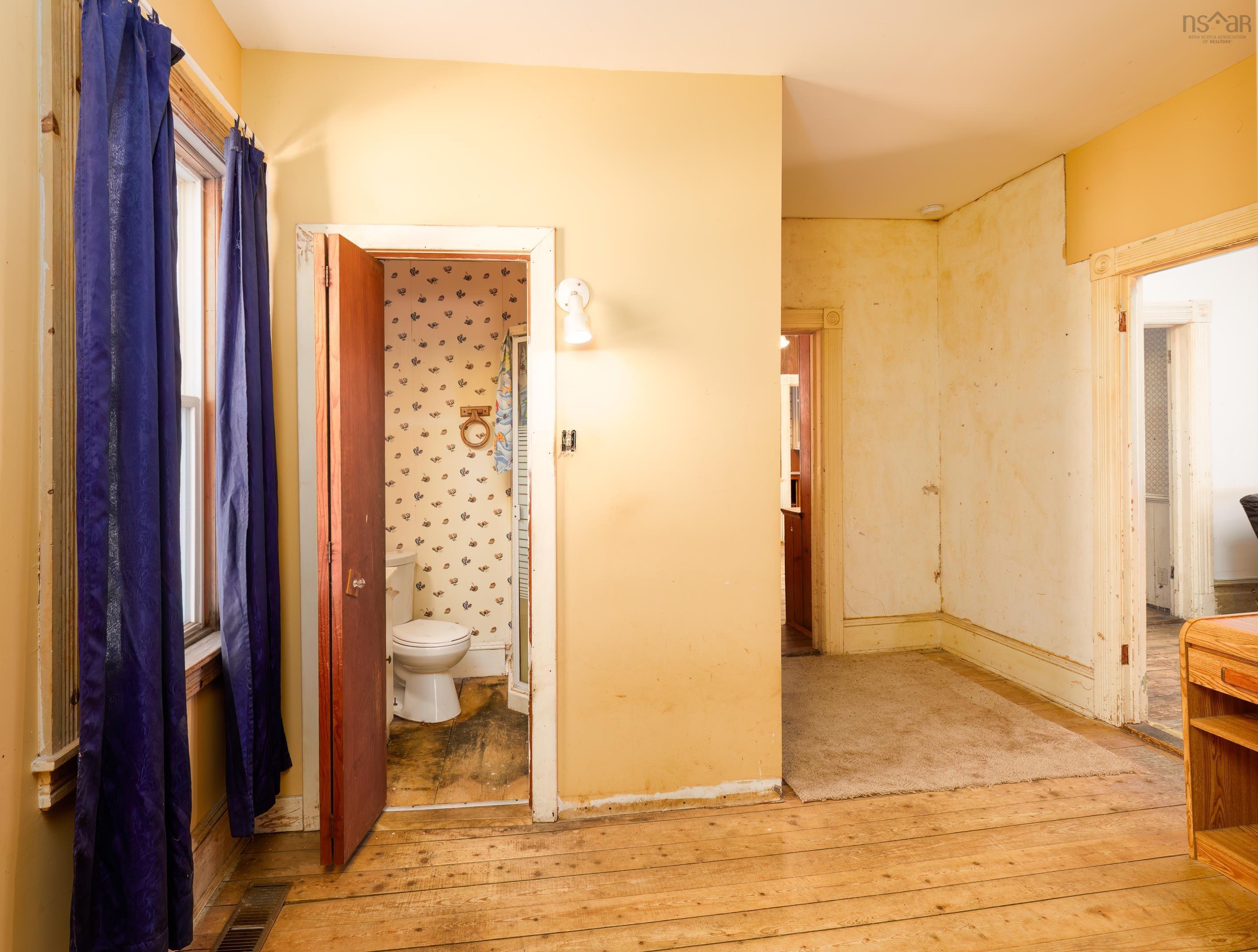 $425,000.00: 5 Feltzen South Road, Bayport