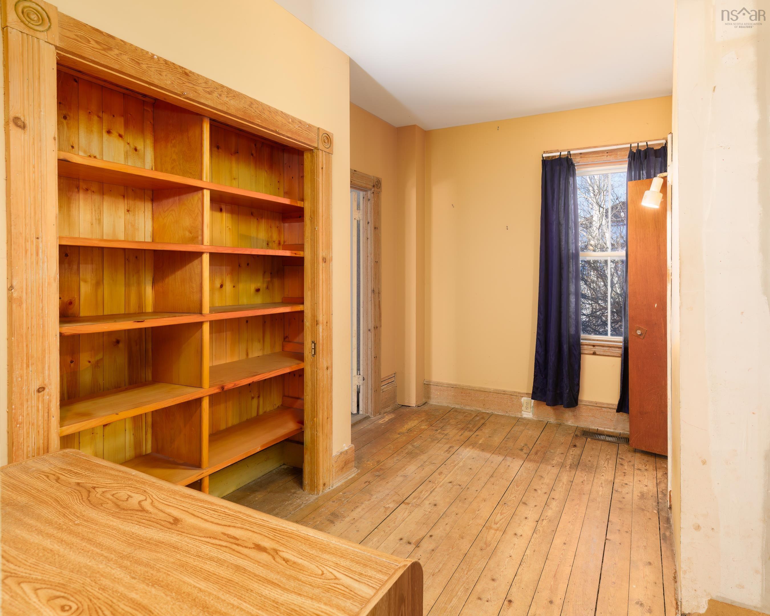 $425,000.00: 5 Feltzen South Road, Bayport