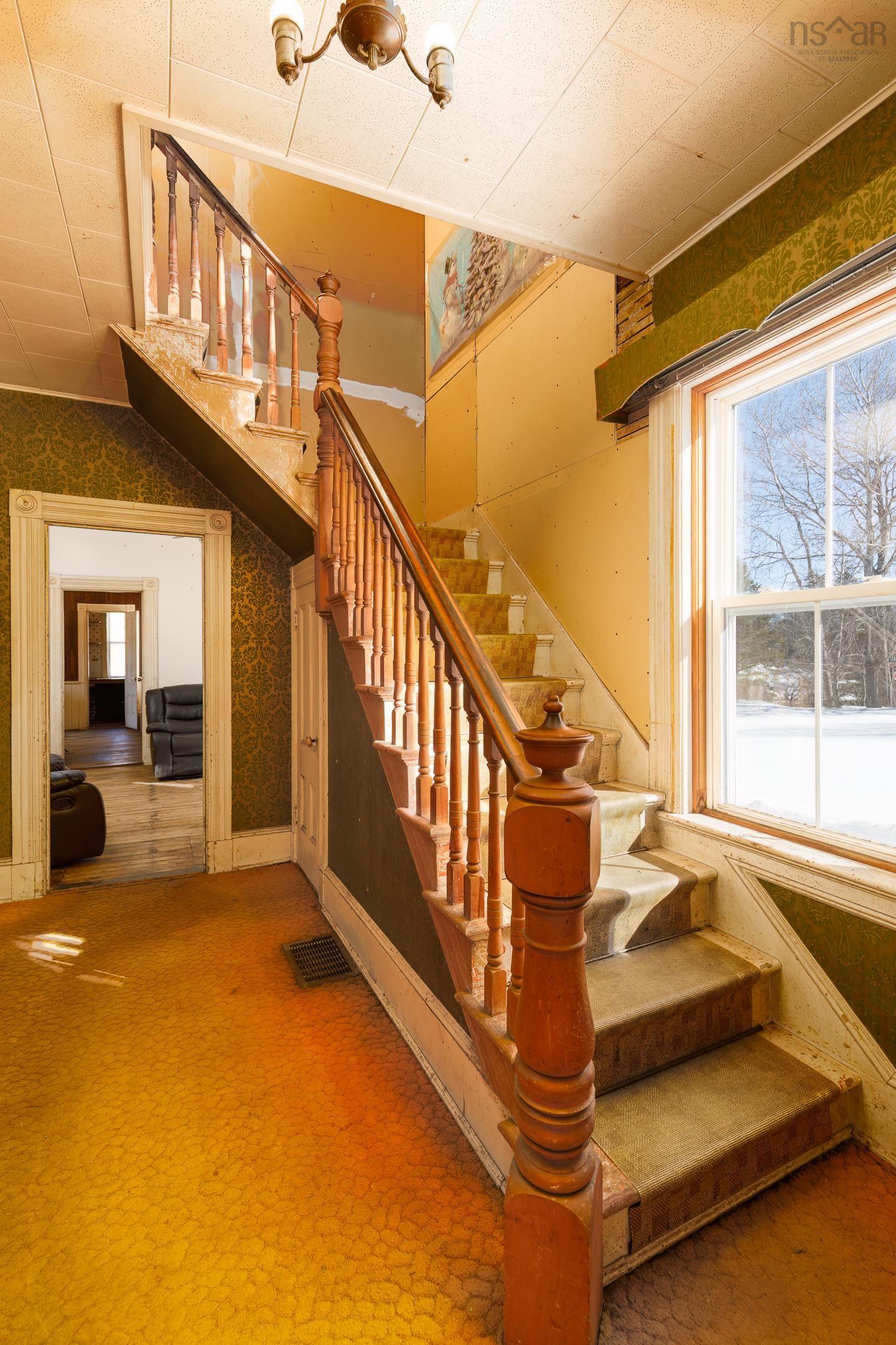 $425,000.00: 5 Feltzen South Road, Bayport