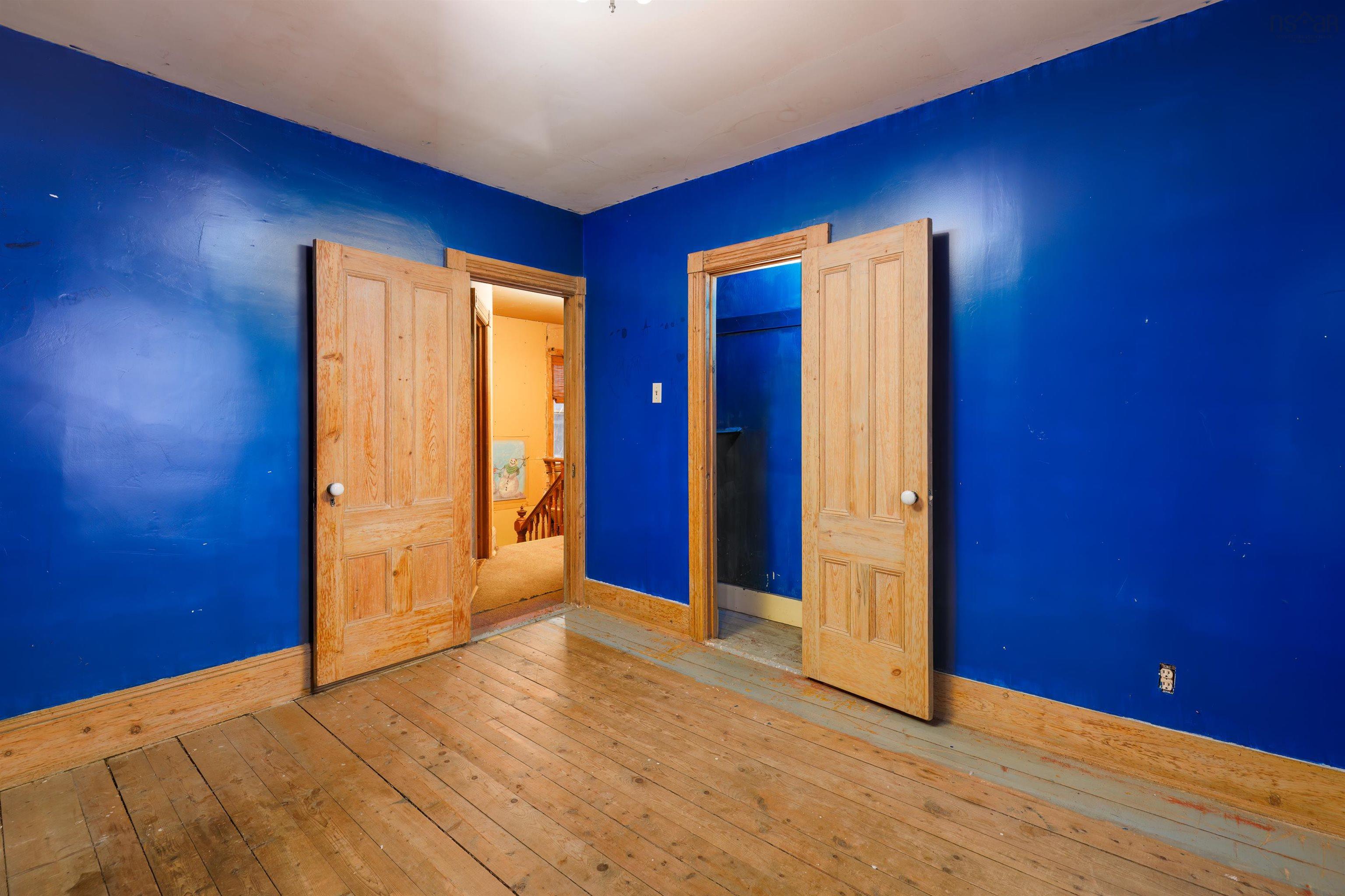 $425,000.00: 5 Feltzen South Road, Bayport