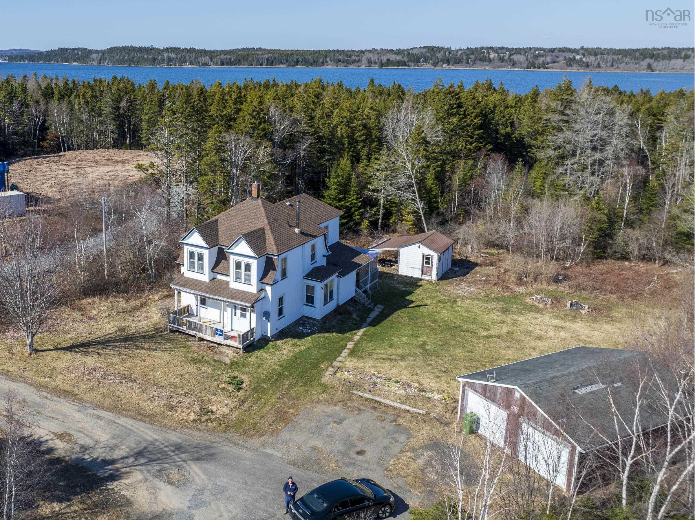 $365,000.00: 5 Feltzen South Road, Bayport