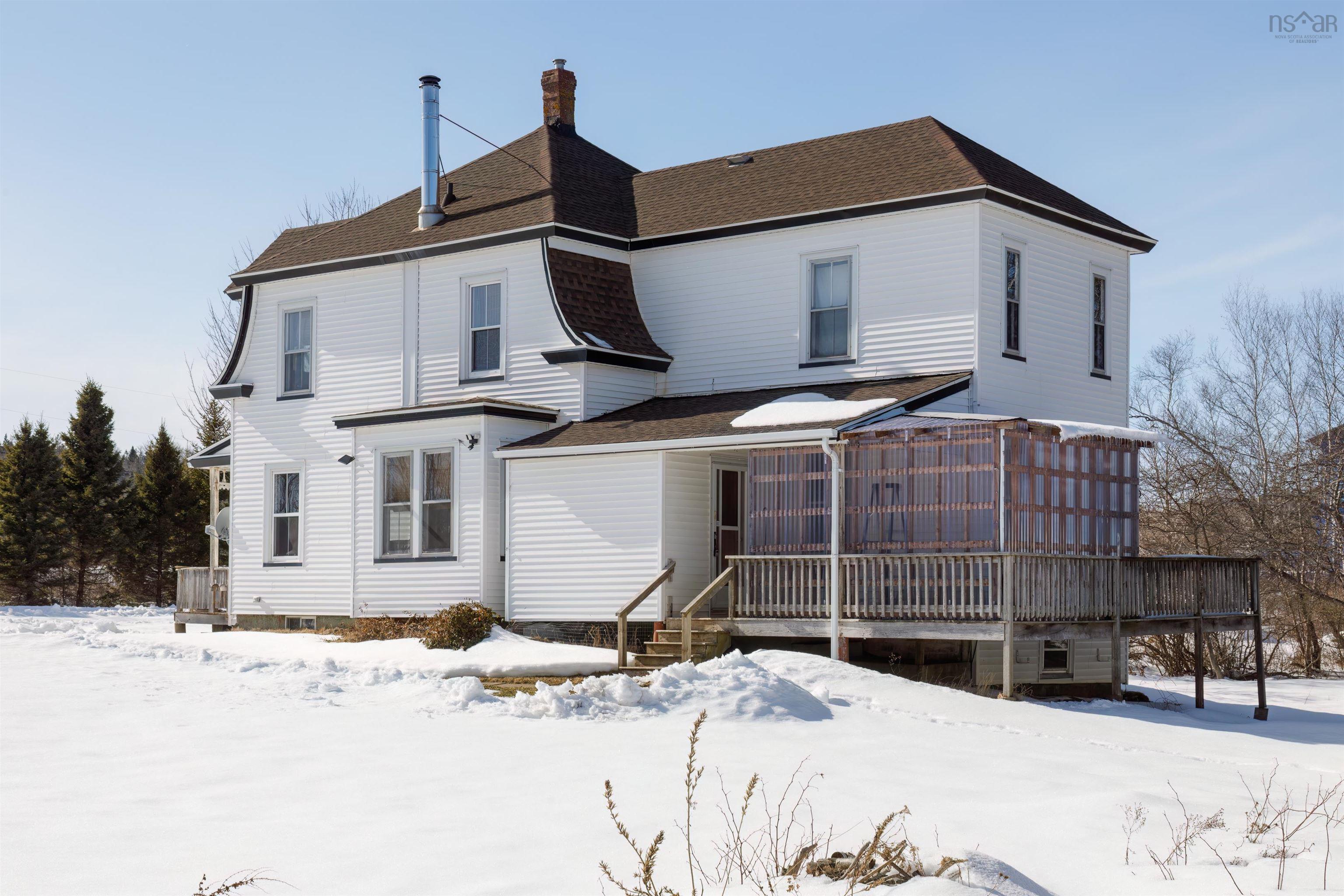 $425,000.00: 5 Feltzen South Road, Bayport