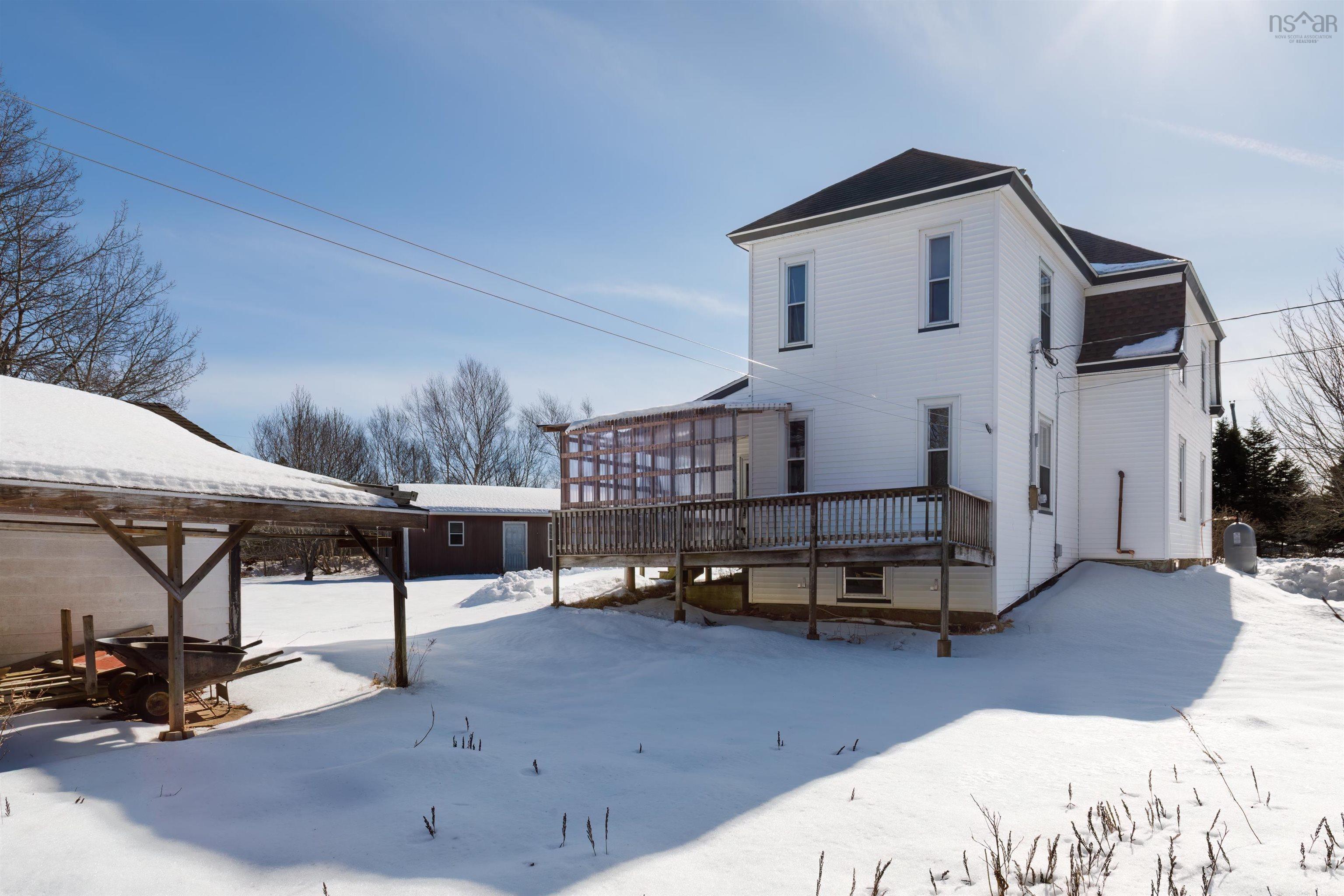 $425,000.00: 5 Feltzen South Road, Bayport