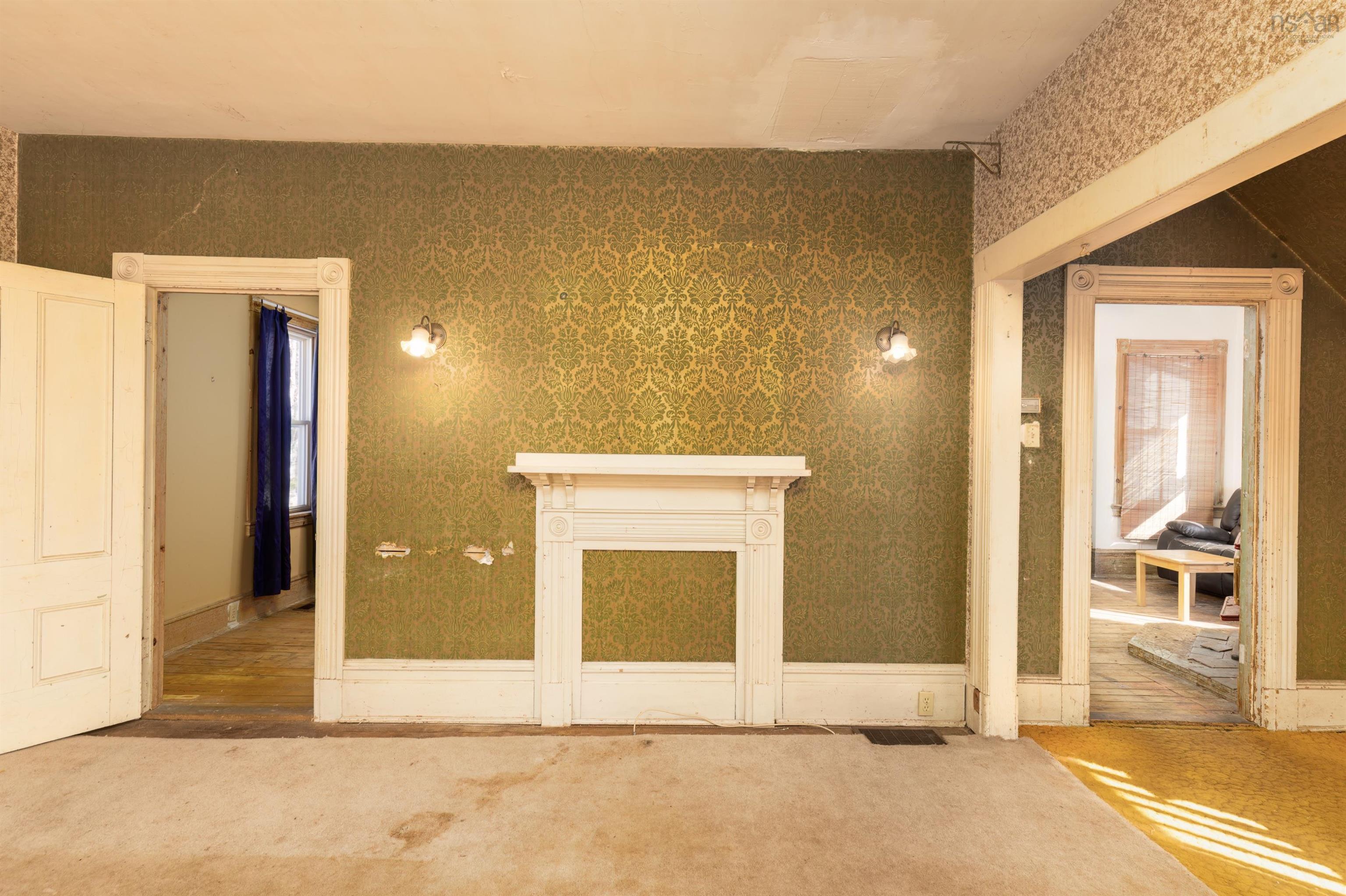 $425,000.00: 5 Feltzen South Road, Bayport