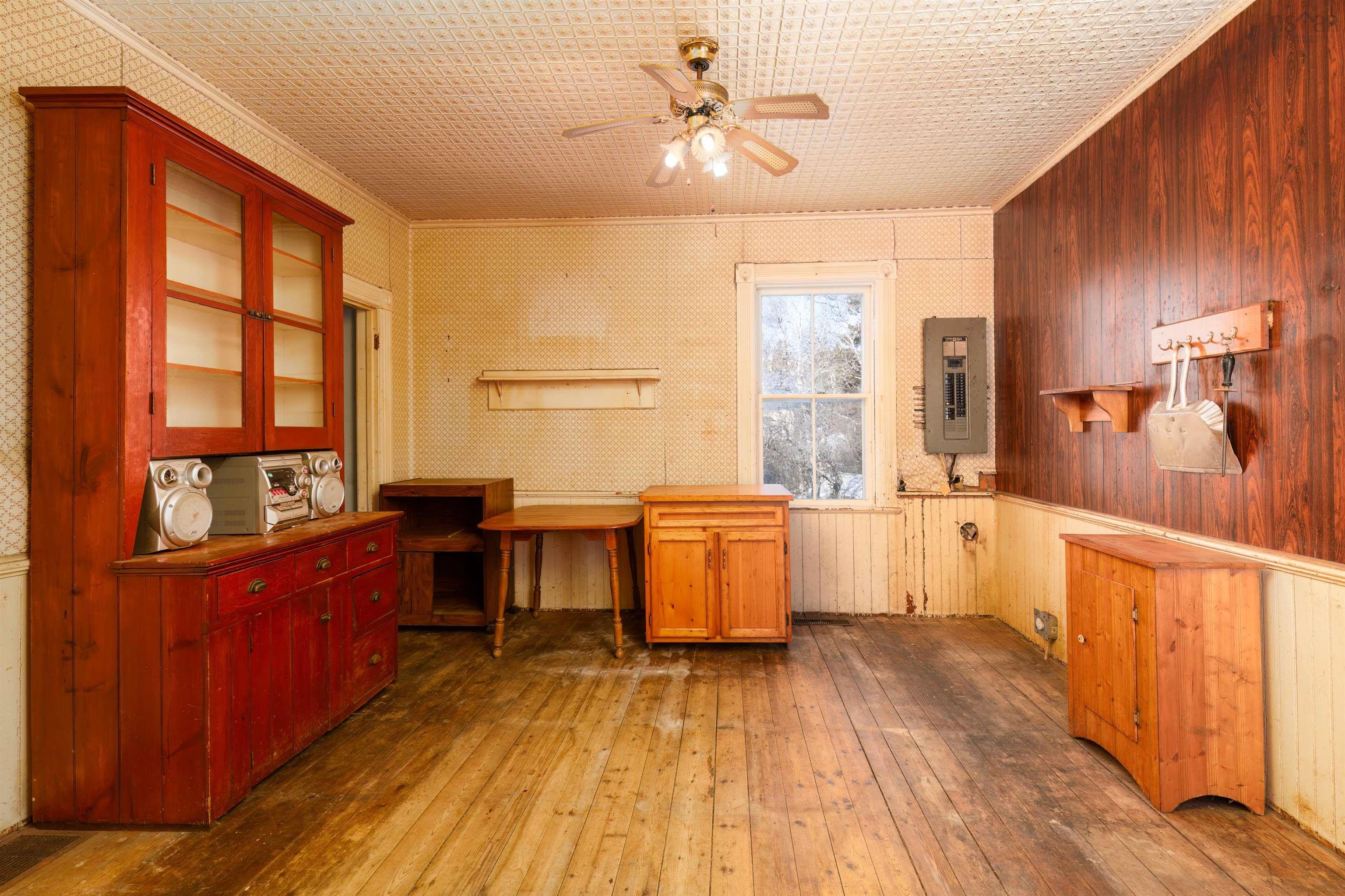 $425,000.00: 5 Feltzen South Road, Bayport