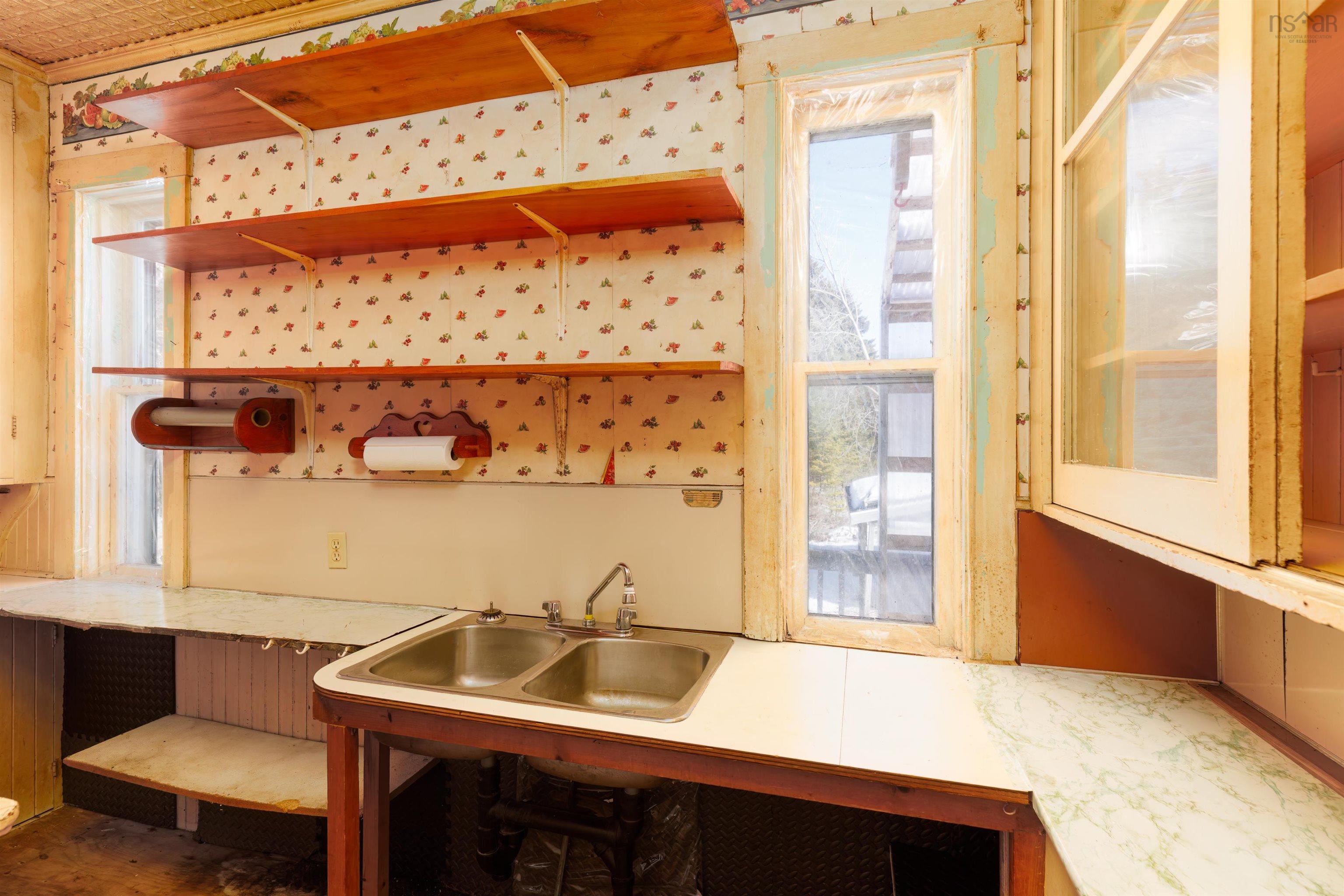 $425,000.00: 5 Feltzen South Road, Bayport