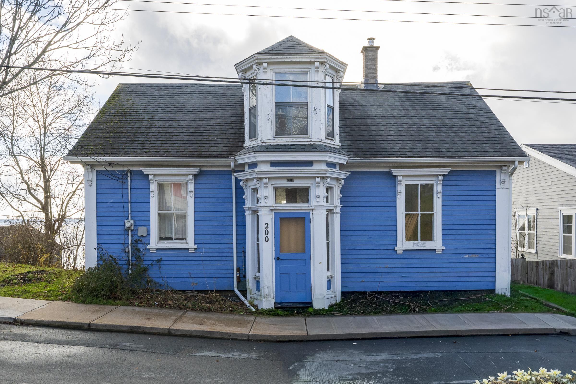 $600,000.00: 200 Montague Street, Lunenburg