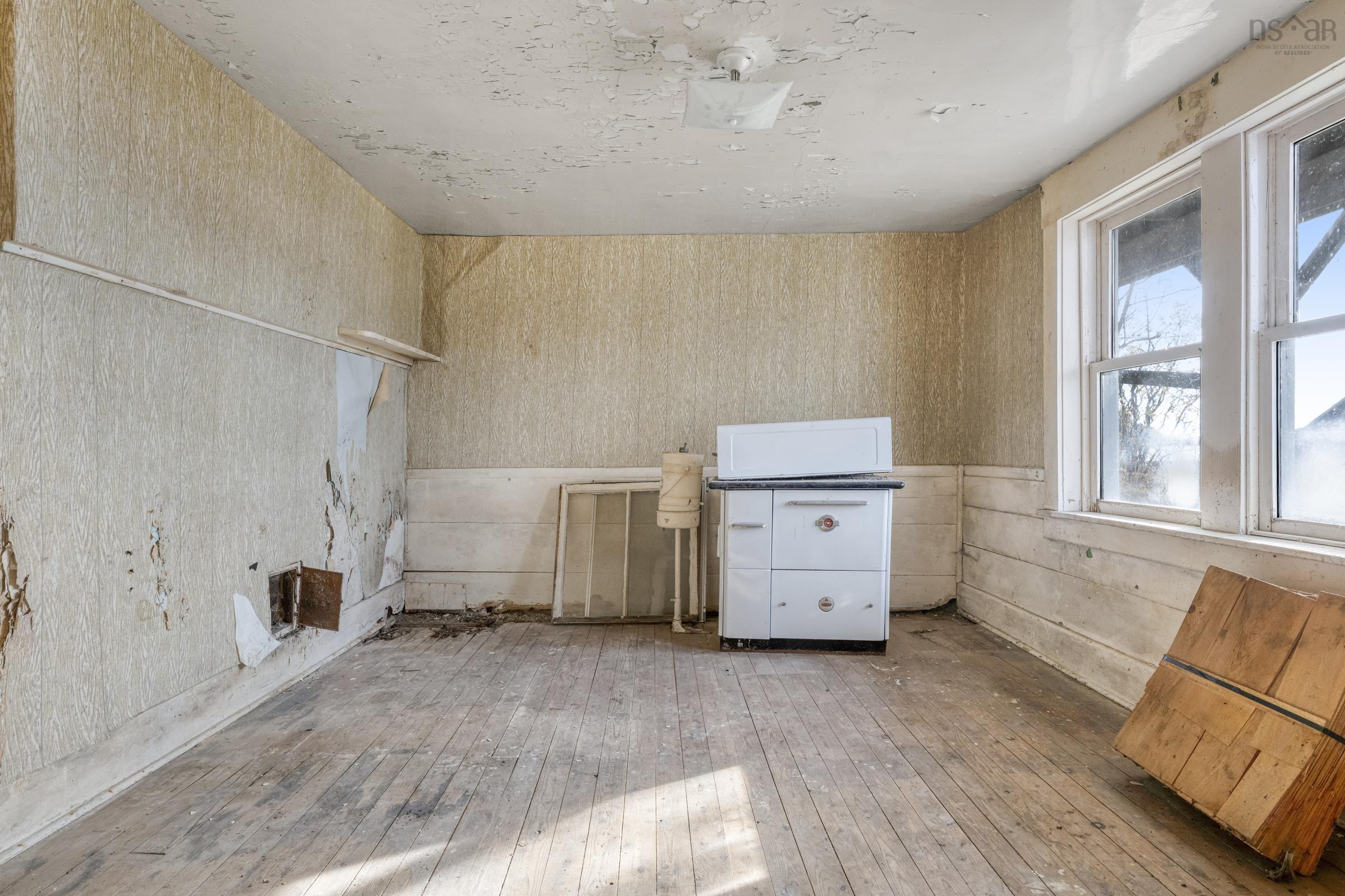 $600,000.00: 200 Montague Street, Lunenburg