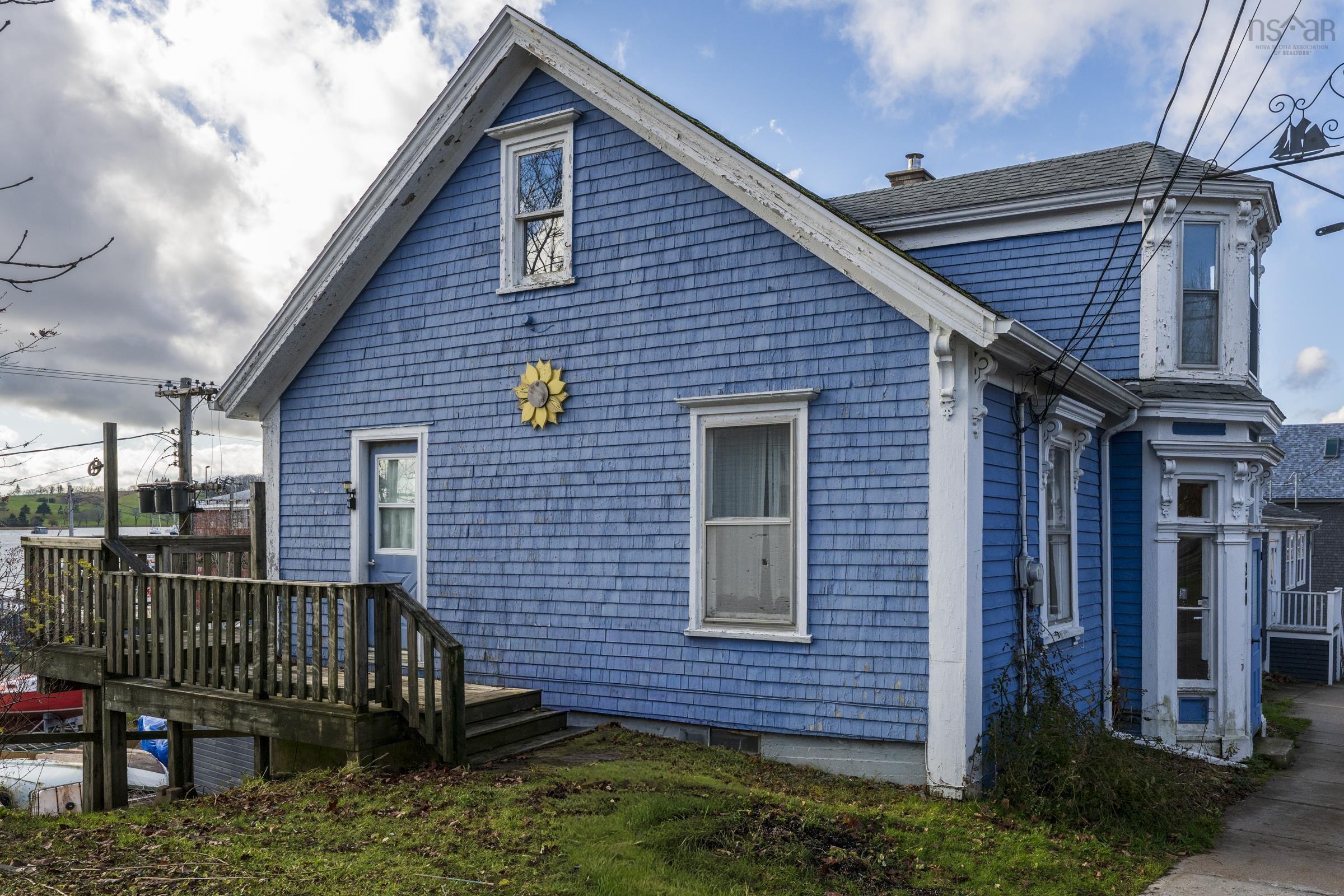 $600,000.00: 200 Montague Street, Lunenburg