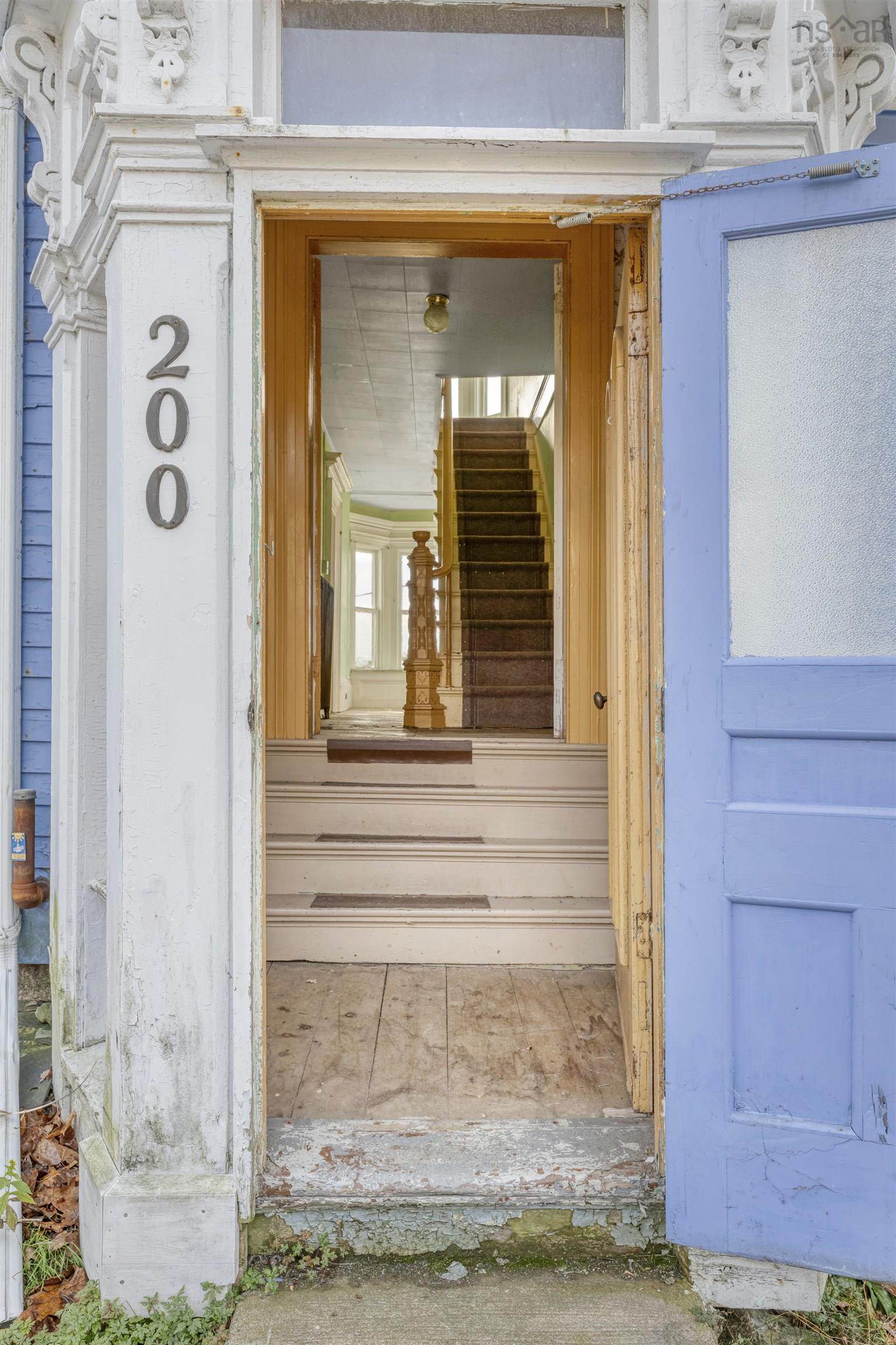 $600,000.00: 200 Montague Street, Lunenburg