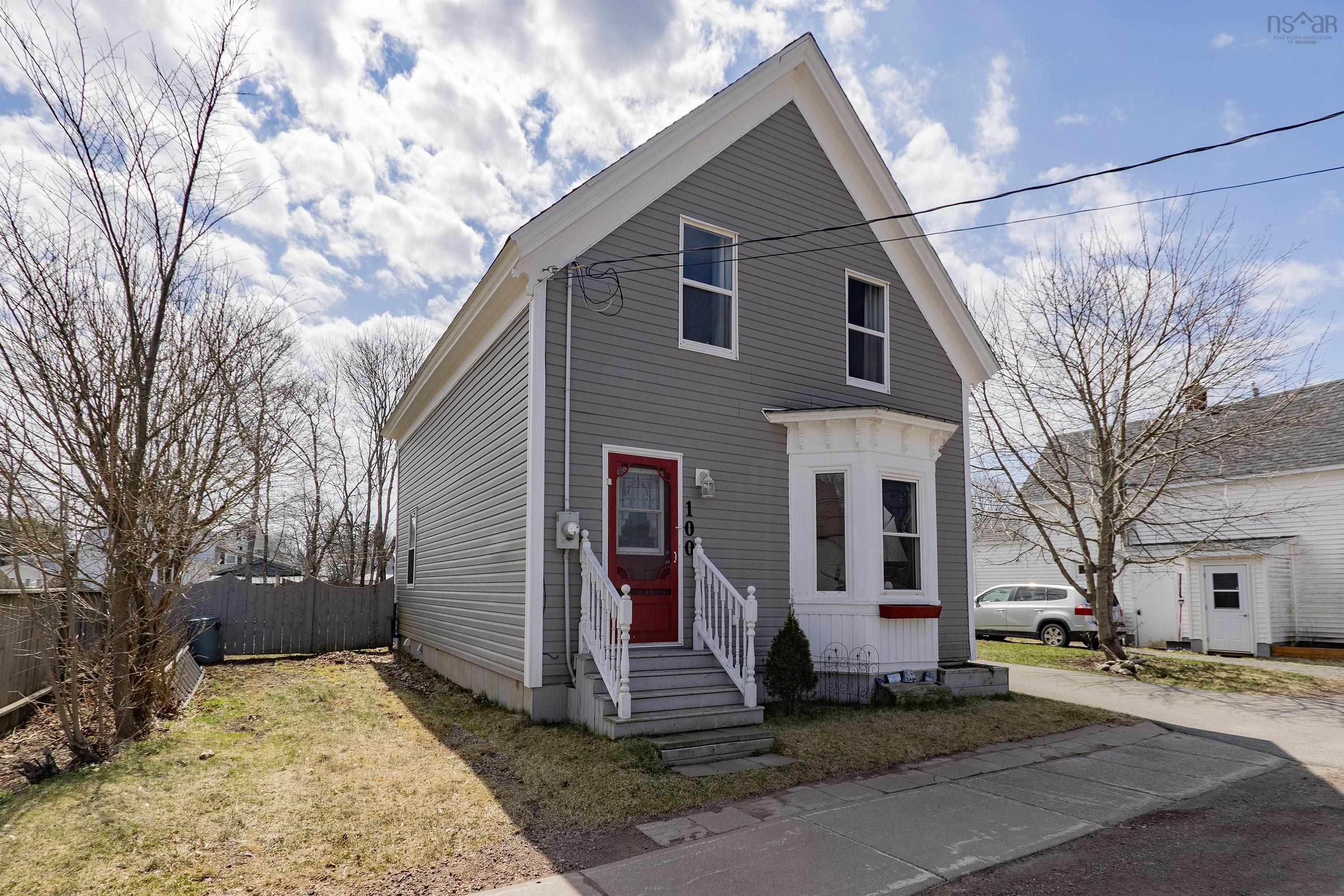 $279,000.00: 100 Queen Street, Parrsboro