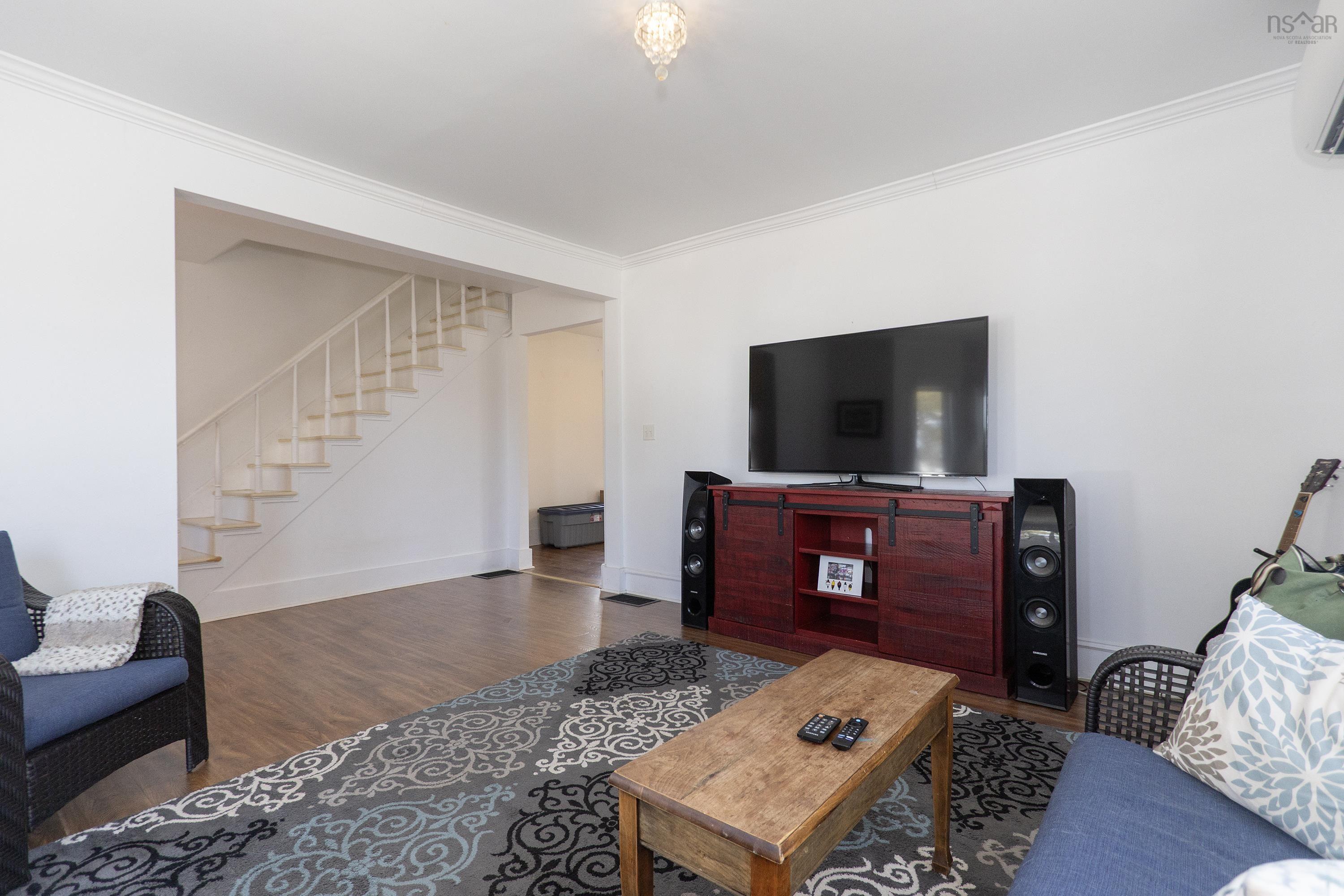 $279,000.00: 100 Queen Street, Parrsboro