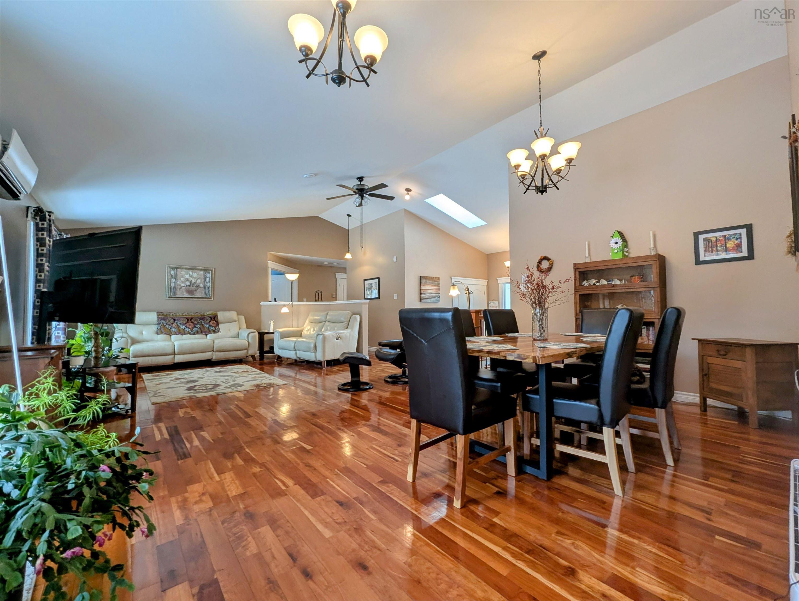 $749,900.00: 30 Terry Road, Windsor Junction