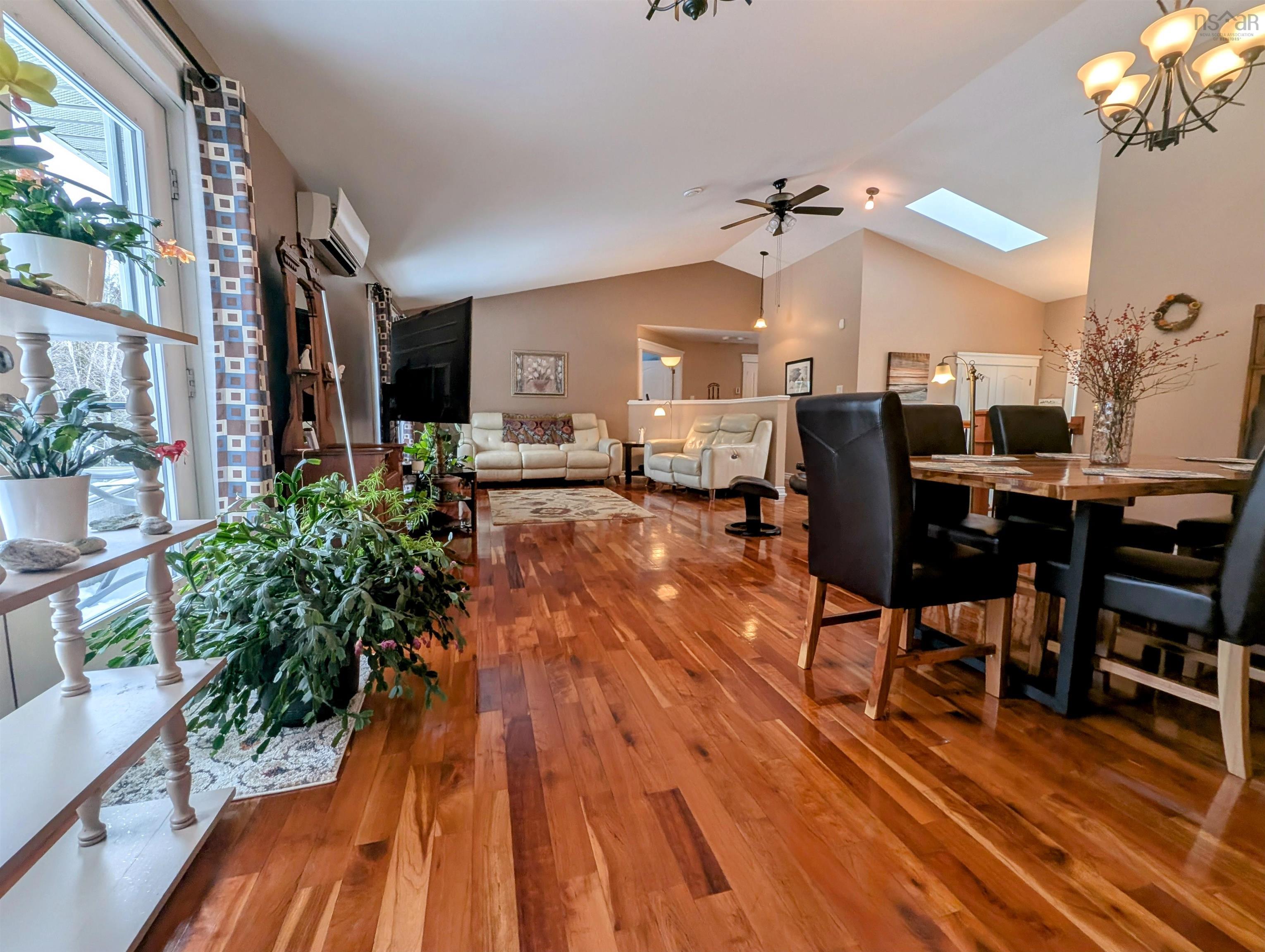 $749,900.00: 30 Terry Road, Windsor Junction