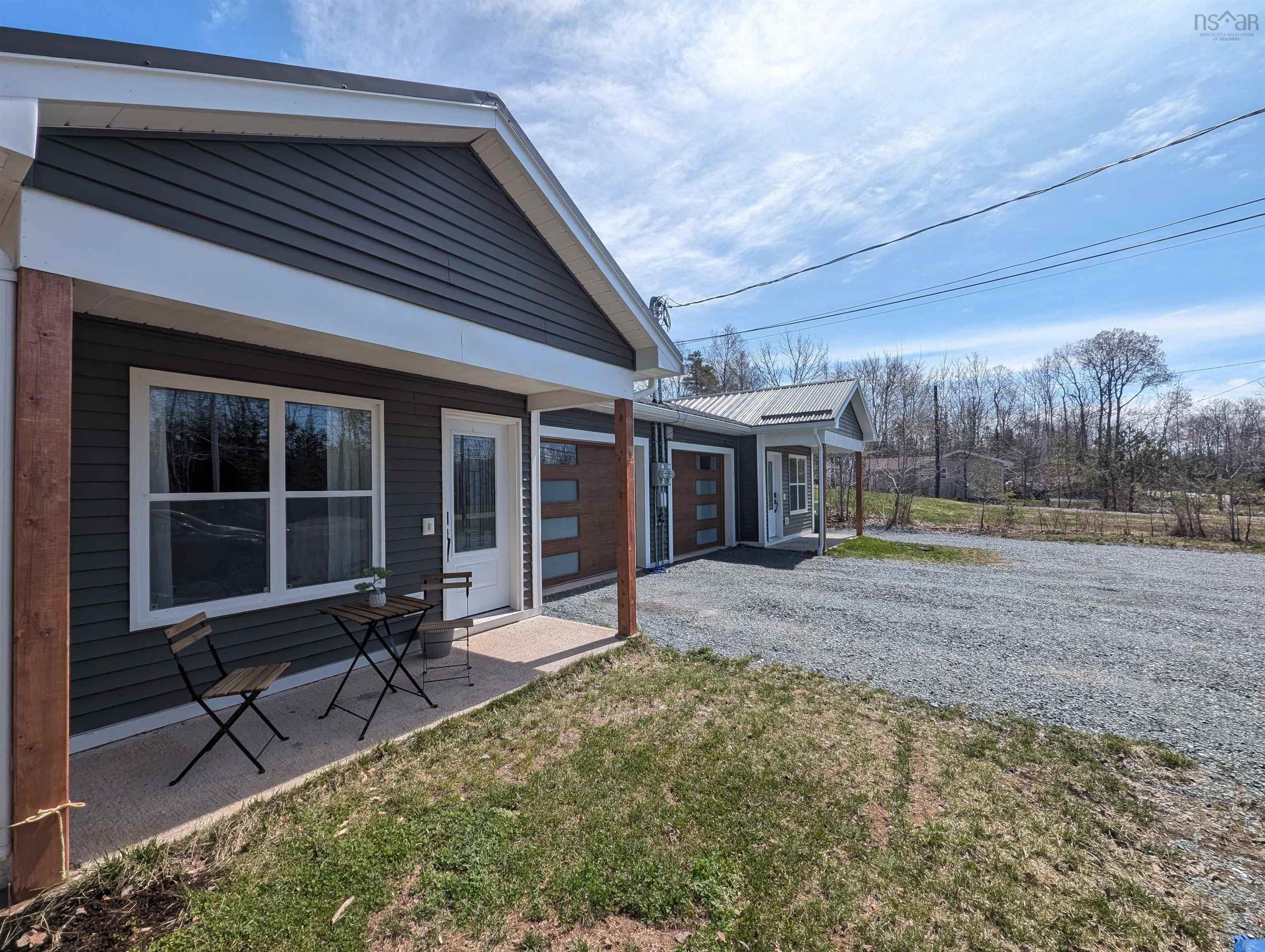 $834,000.00: 128 & 130 Renfrew Road, Hants
