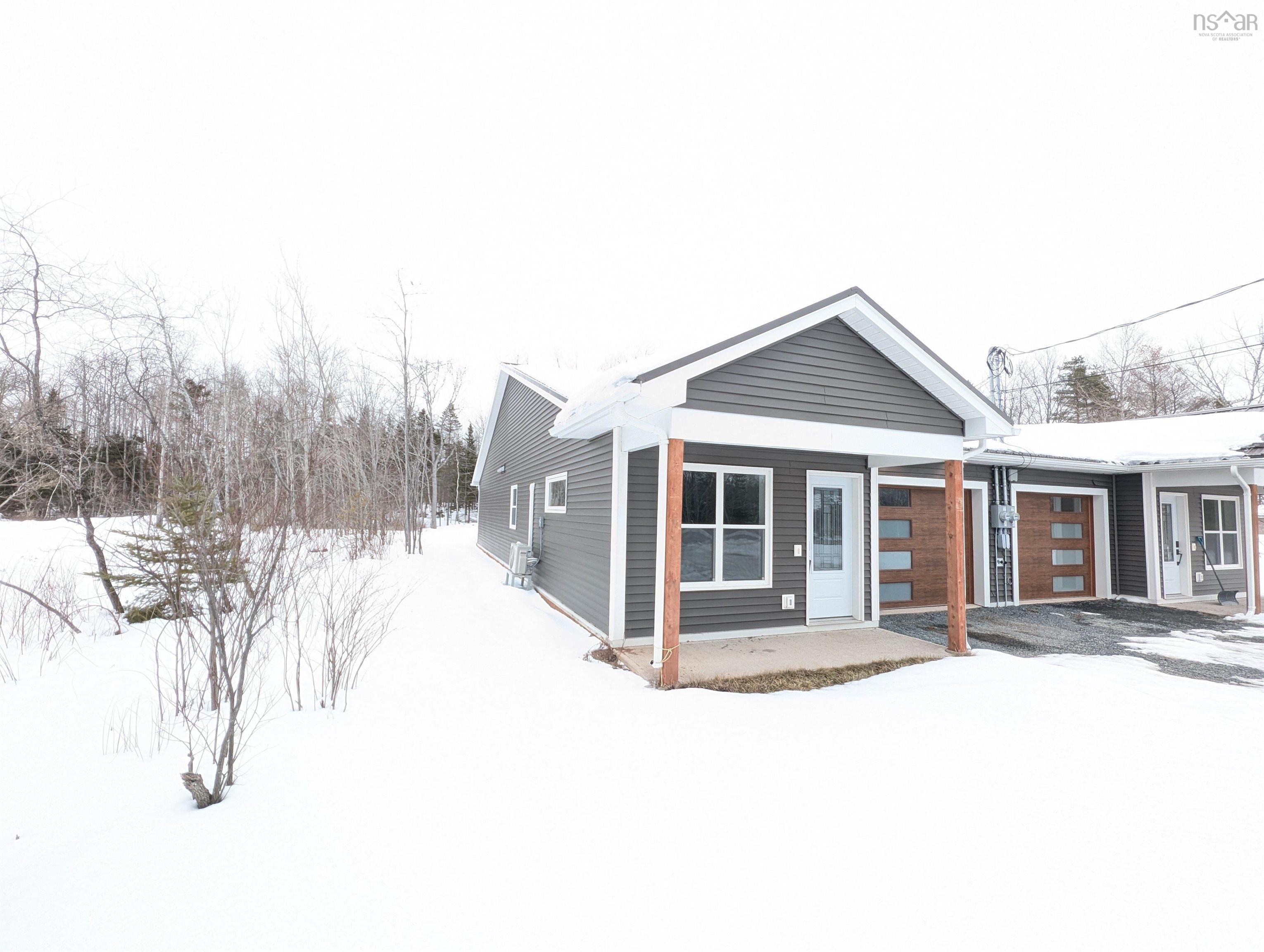 $849,000.00: 128 & 130 Renfrew Road, Hants