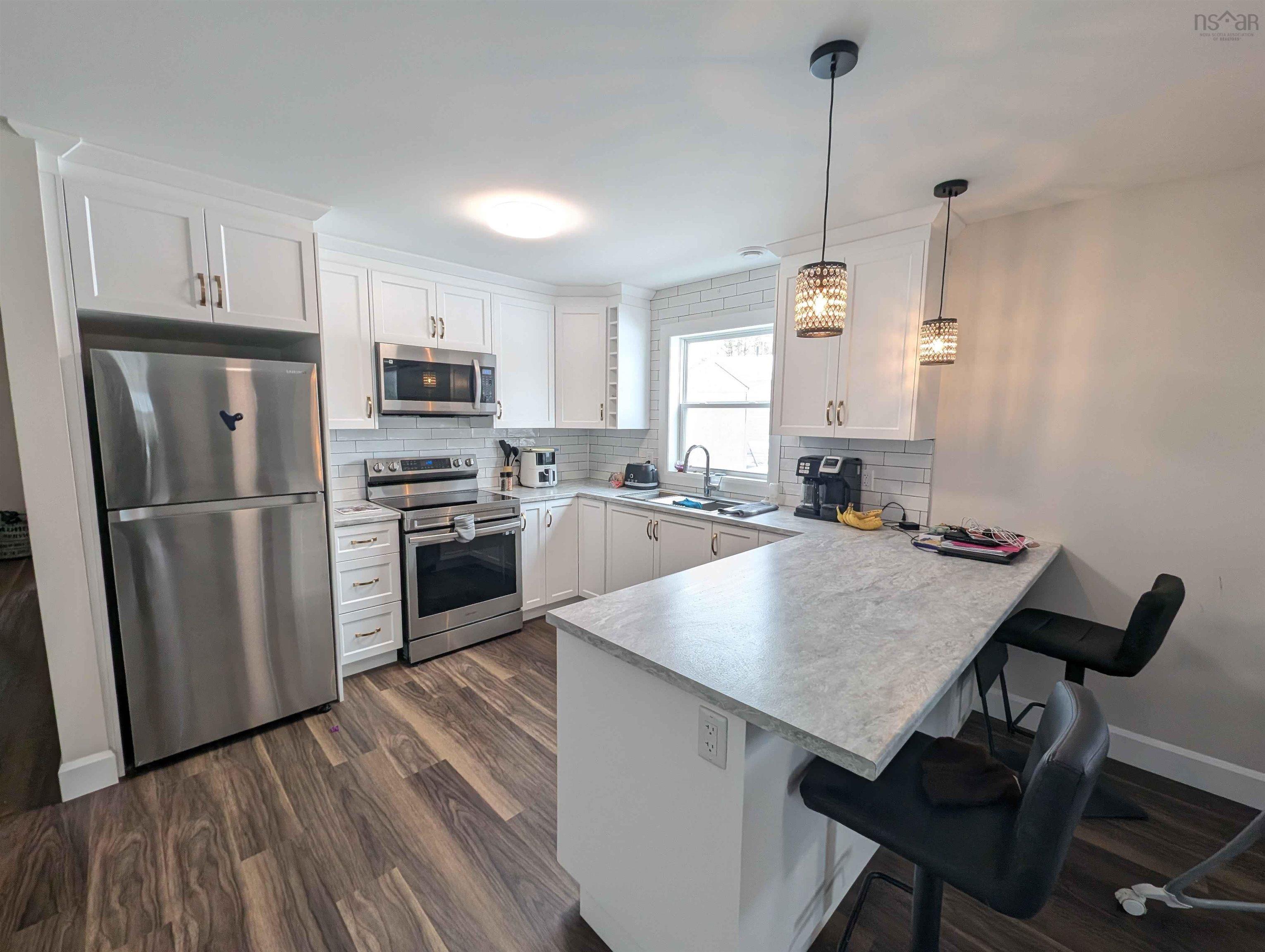 $849,000.00: 128 & 130 Renfrew Road, Hants