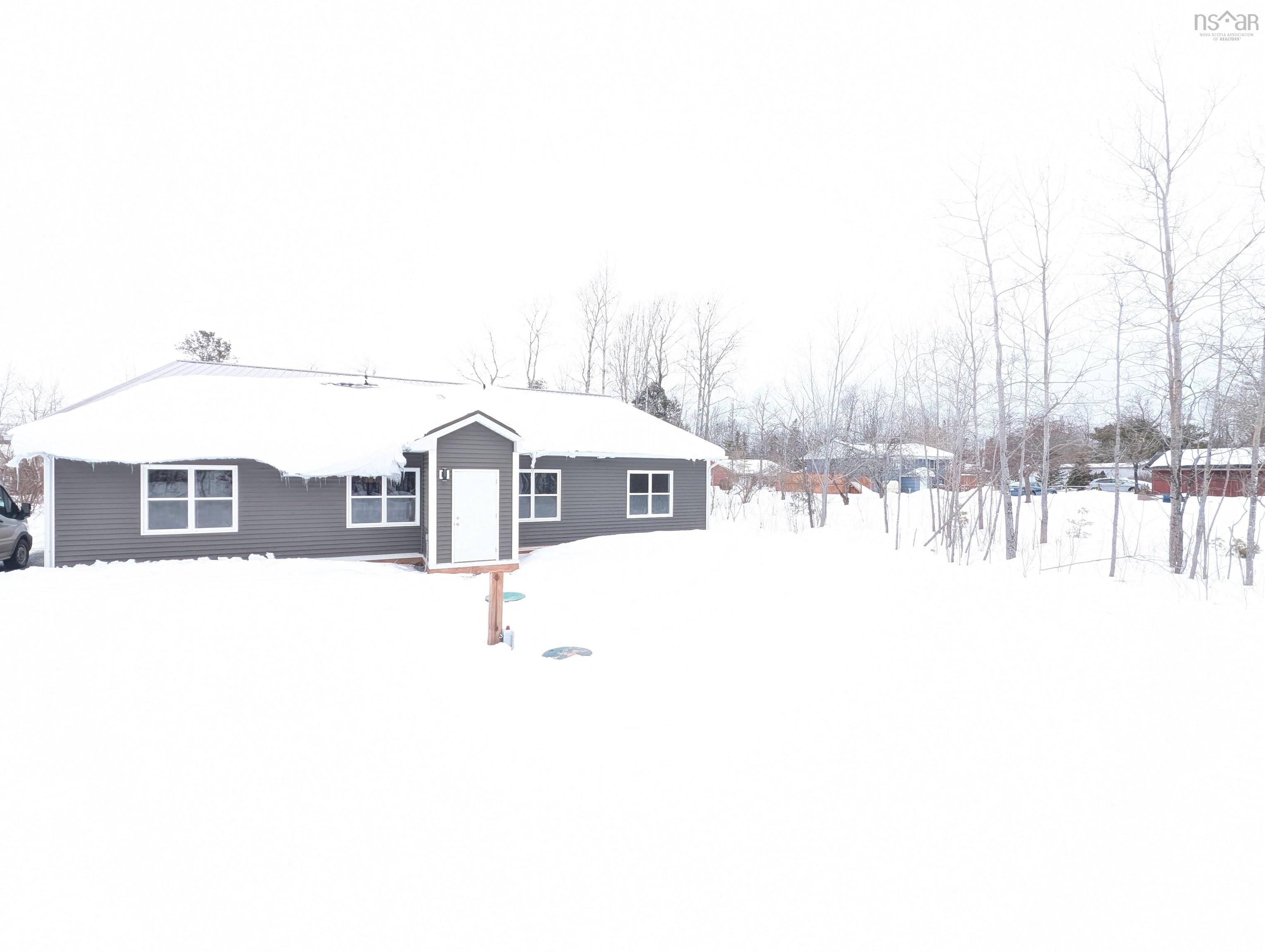 $849,000.00: 128 & 130 Renfrew Road, Hants