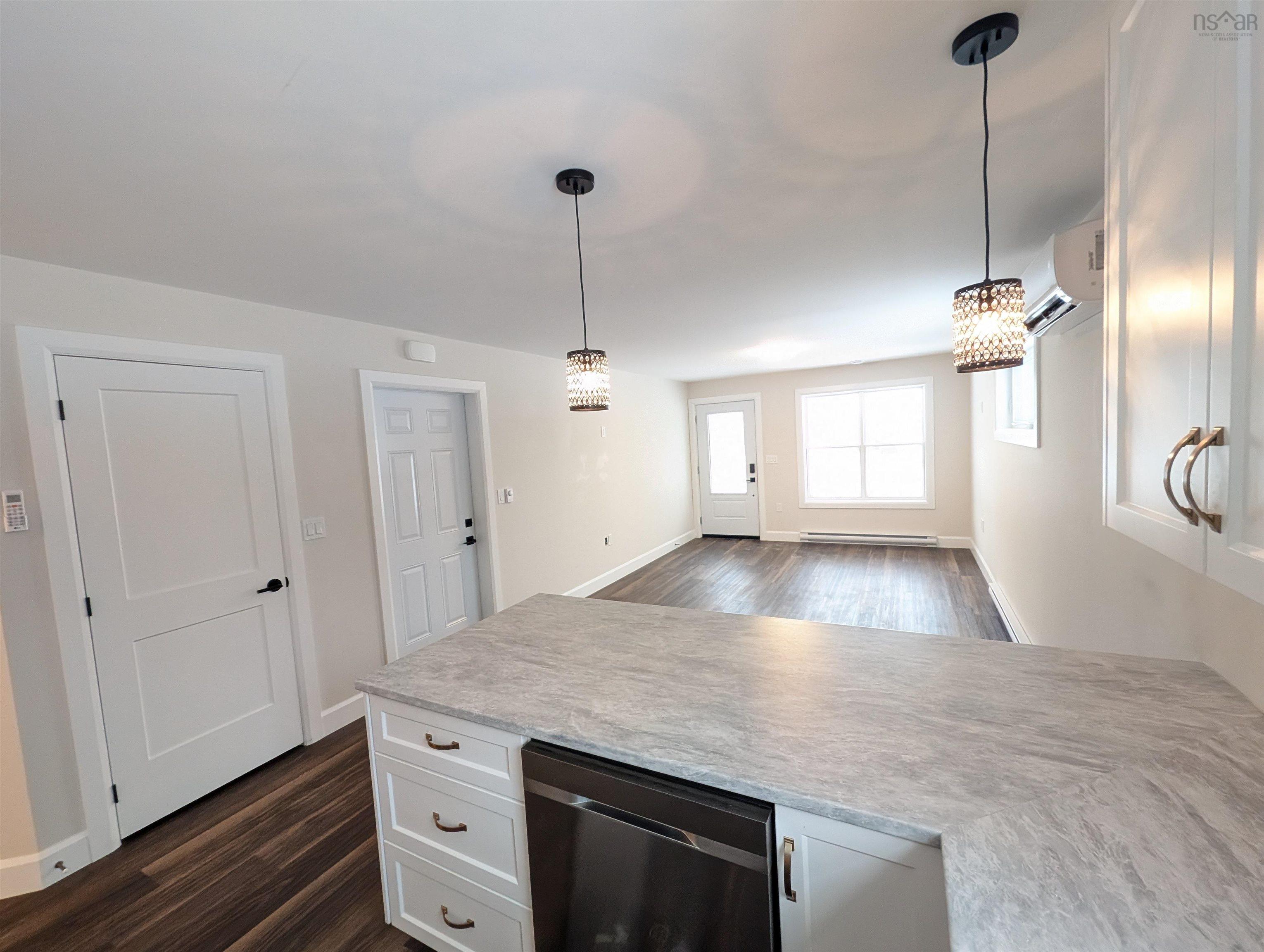 $849,000.00: 128 & 130 Renfrew Road, Hants