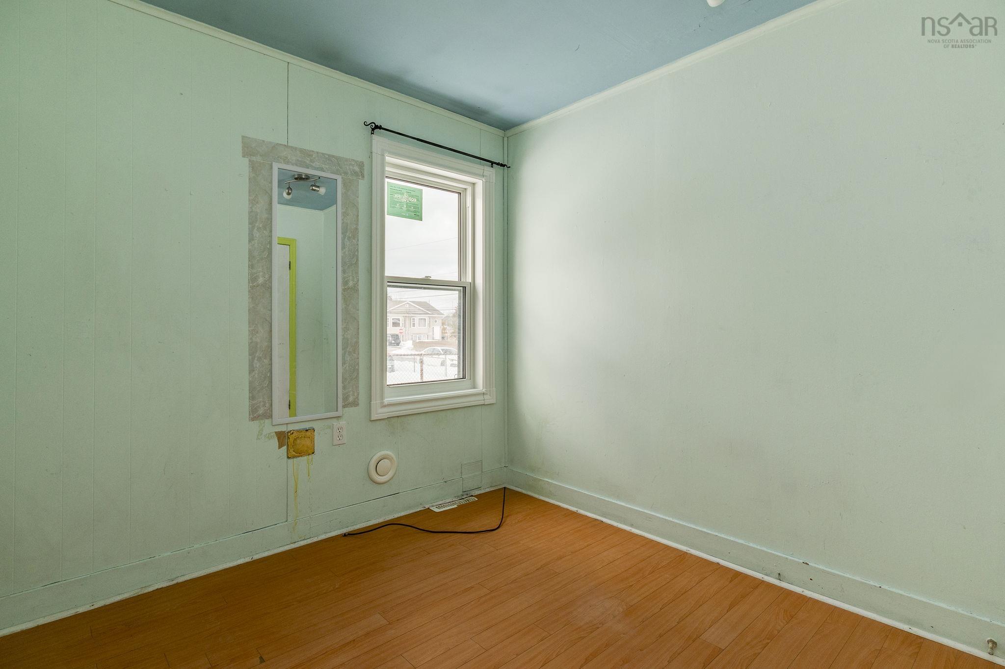 16 High Street, Dartmouth, NS (MLS 202603320)