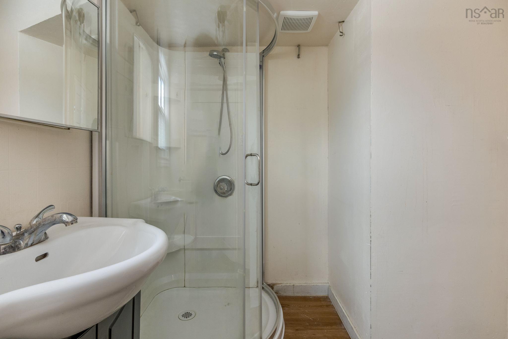 16 High Street, Dartmouth, NS (MLS 202603320)