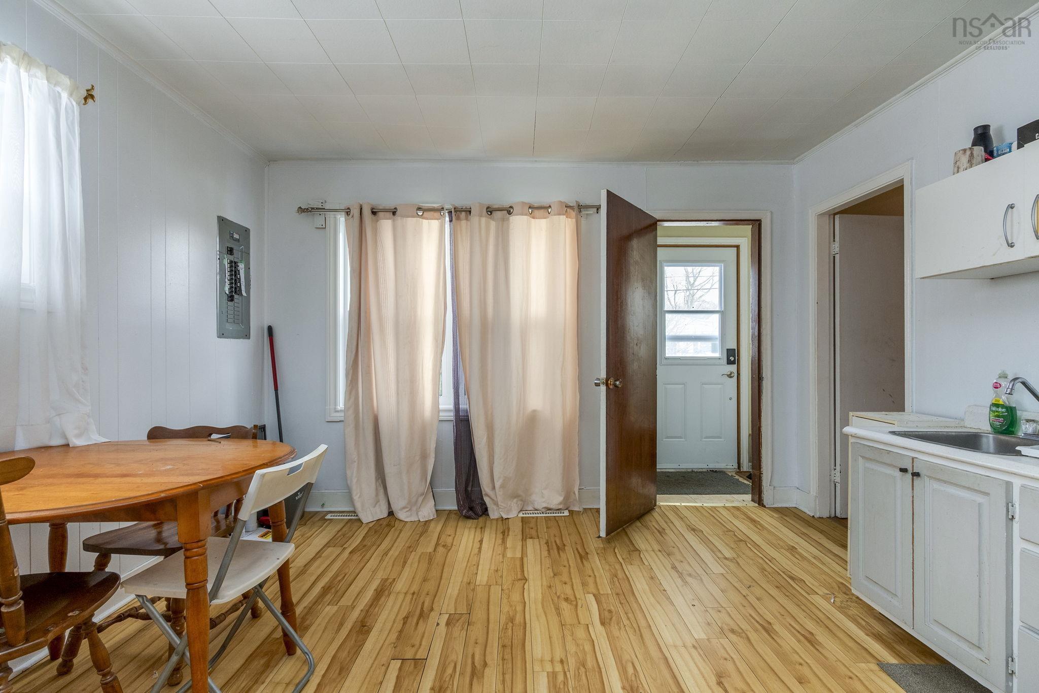 16 High Street, Dartmouth, NS (MLS 202603320)