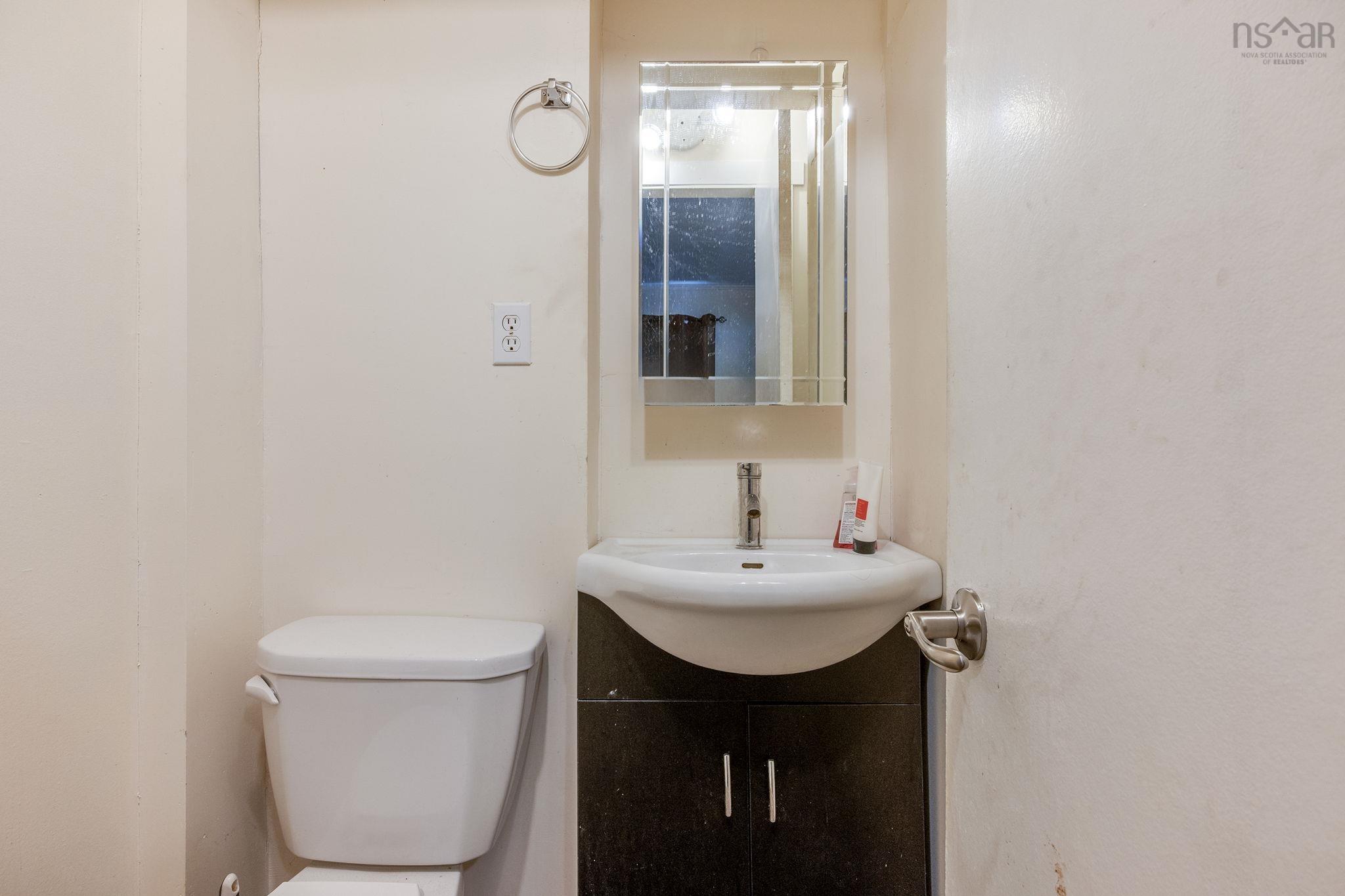 16 High Street, Dartmouth, NS (MLS 202603320)