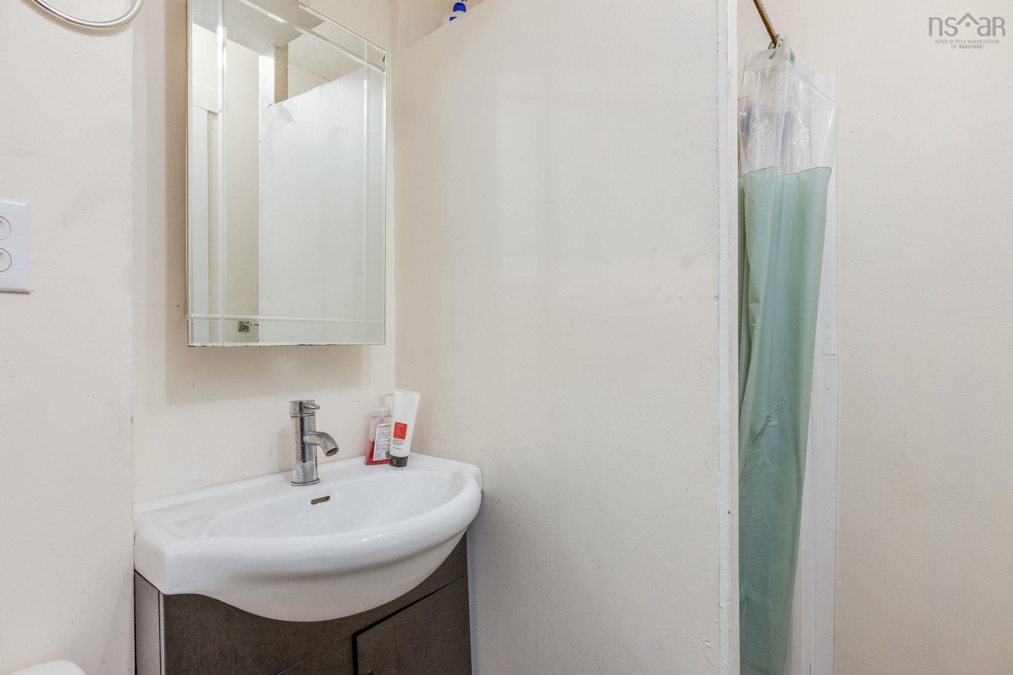 16 High Street, Dartmouth, NS (MLS 202603320)