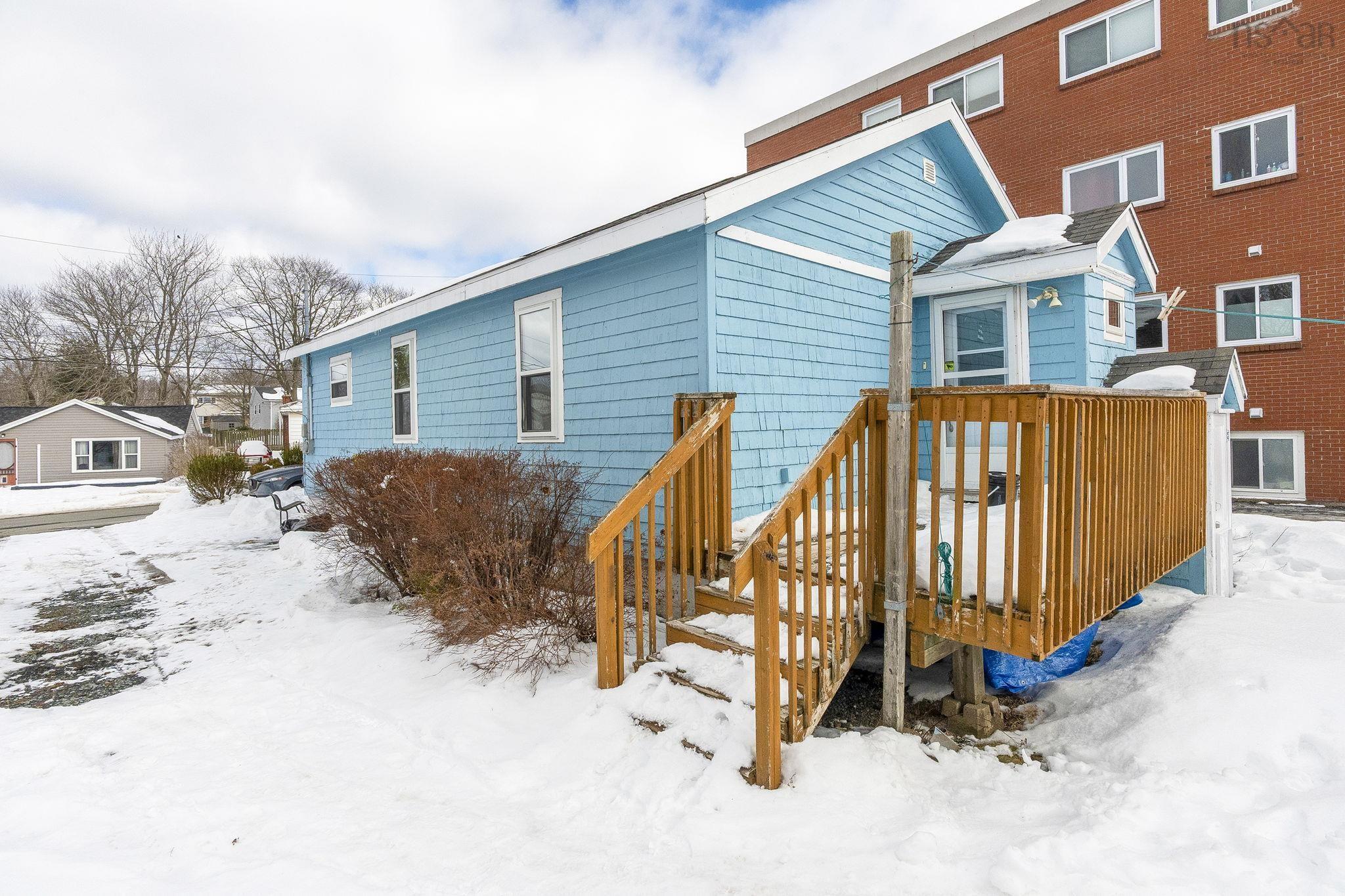 16 High Street, Dartmouth, NS (MLS 202603320)