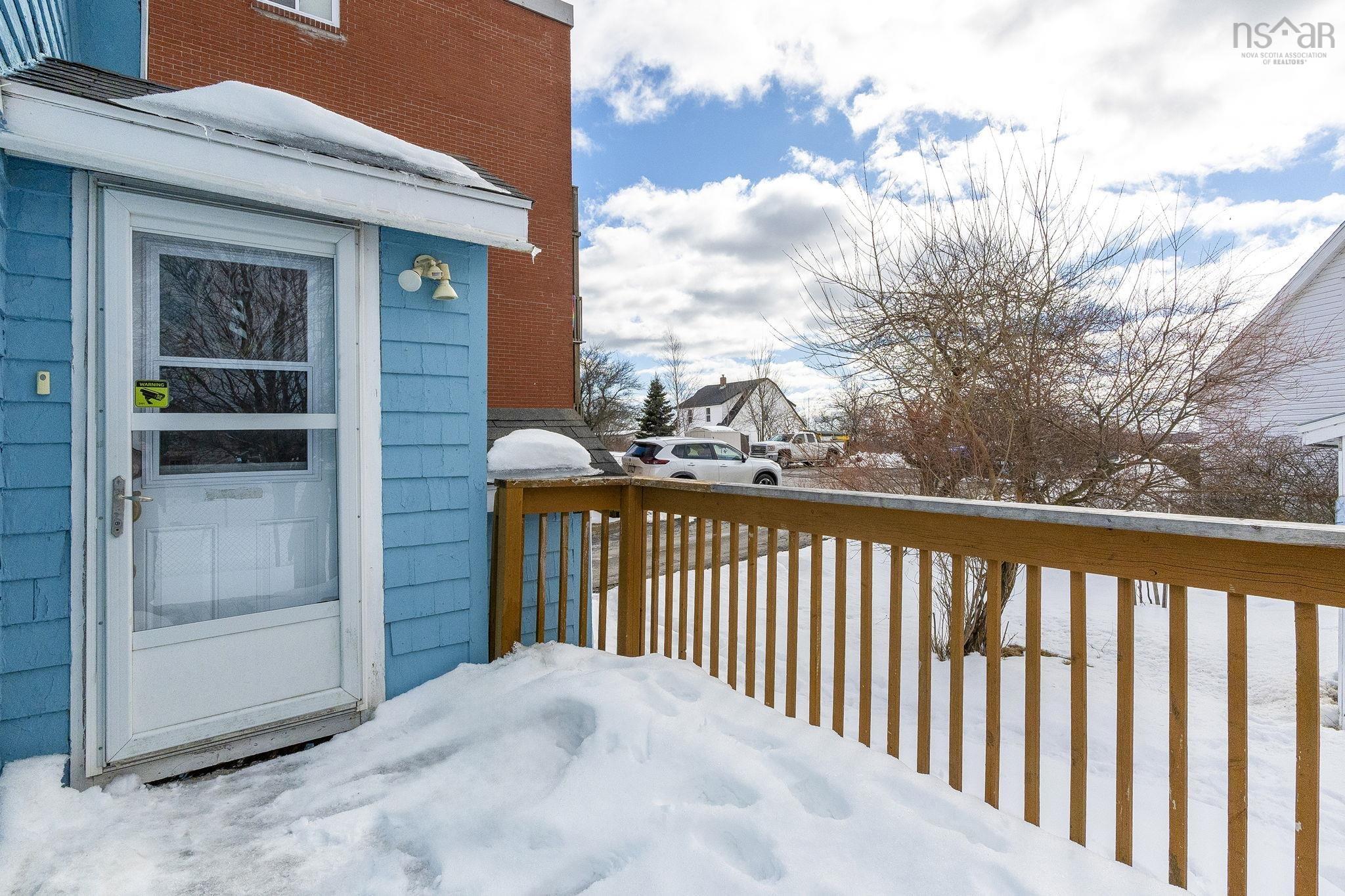 16 High Street, Dartmouth, NS (MLS 202603320)