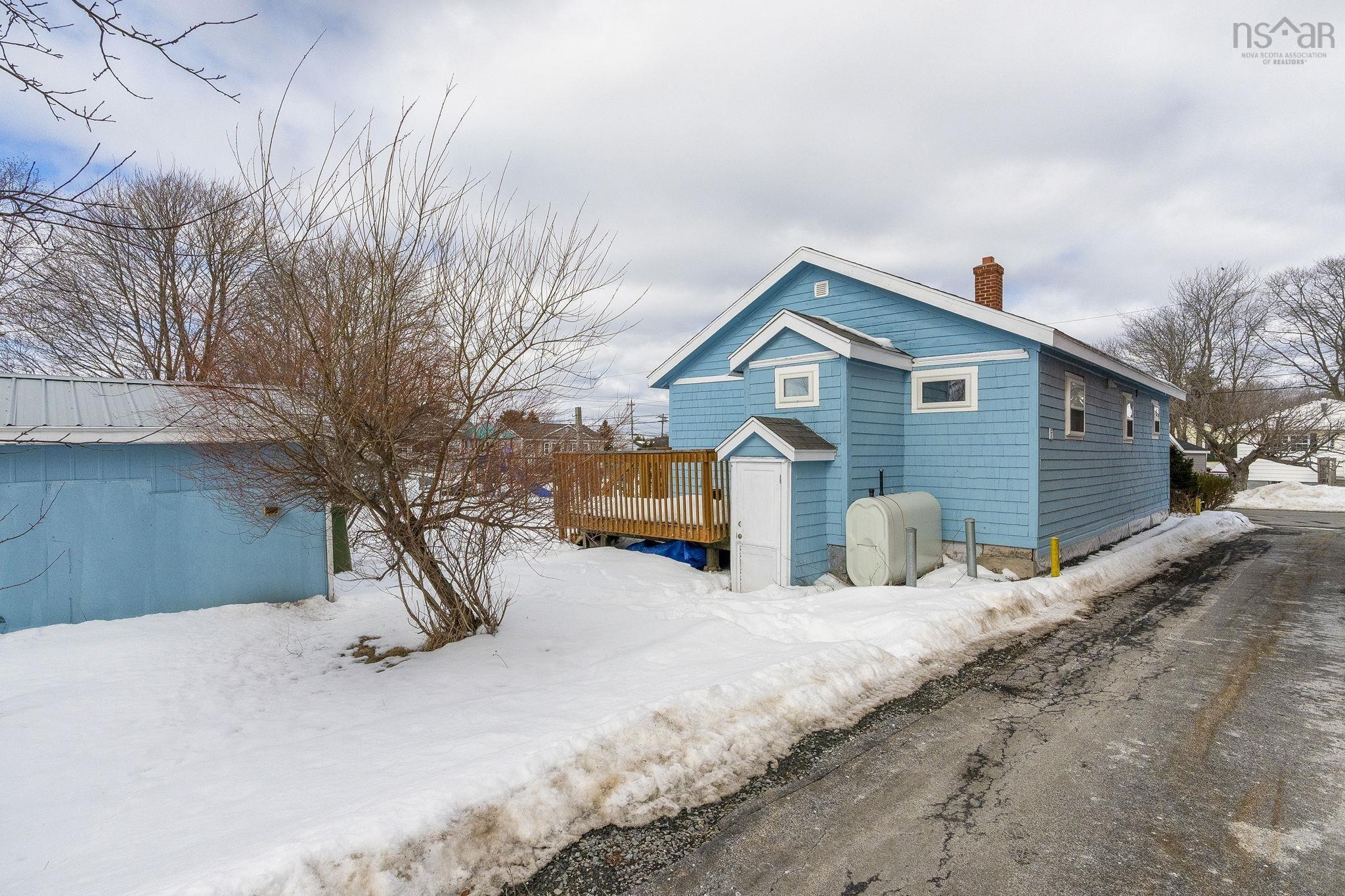16 High Street, Dartmouth, NS (MLS 202603320)